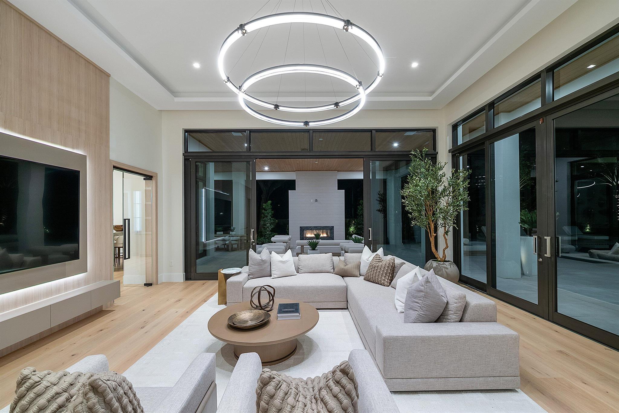 FOXE CHASE - Residential