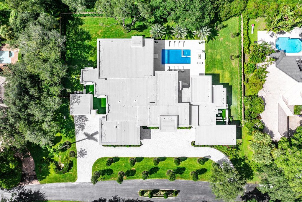 Photo of 16484 Bridlewood Circle, Delray Beach, FL 33445 (MLS # R11136007)