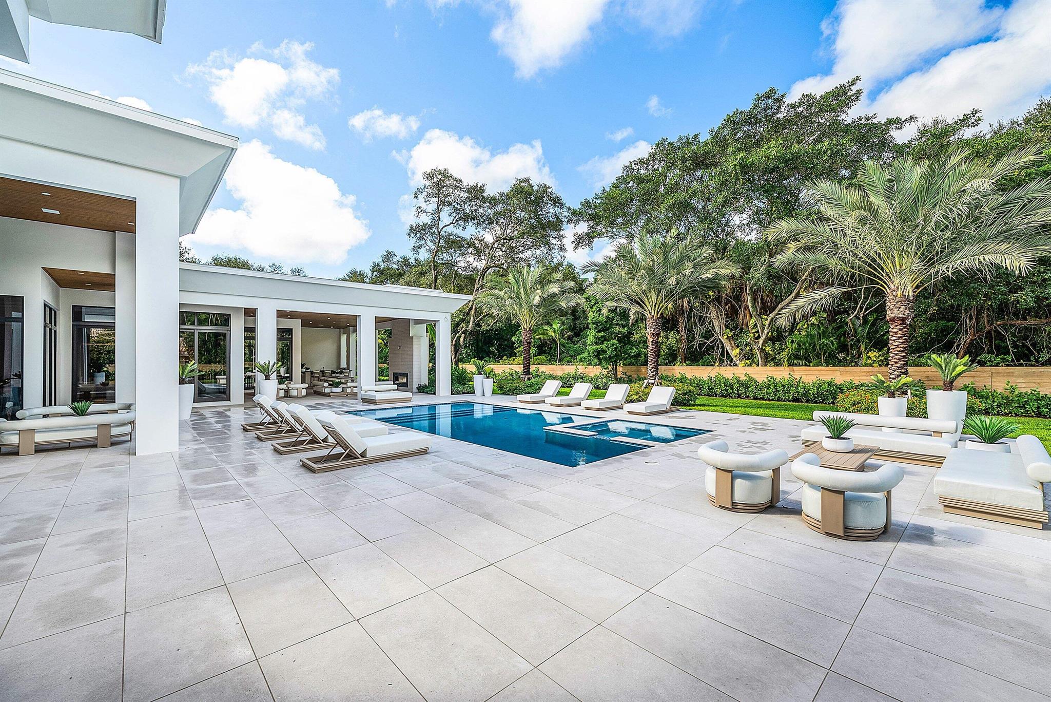 FOXE CHASE - Residential