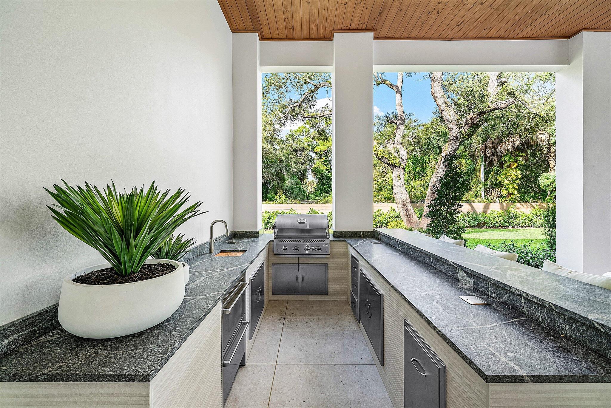 FOXE CHASE - Residential