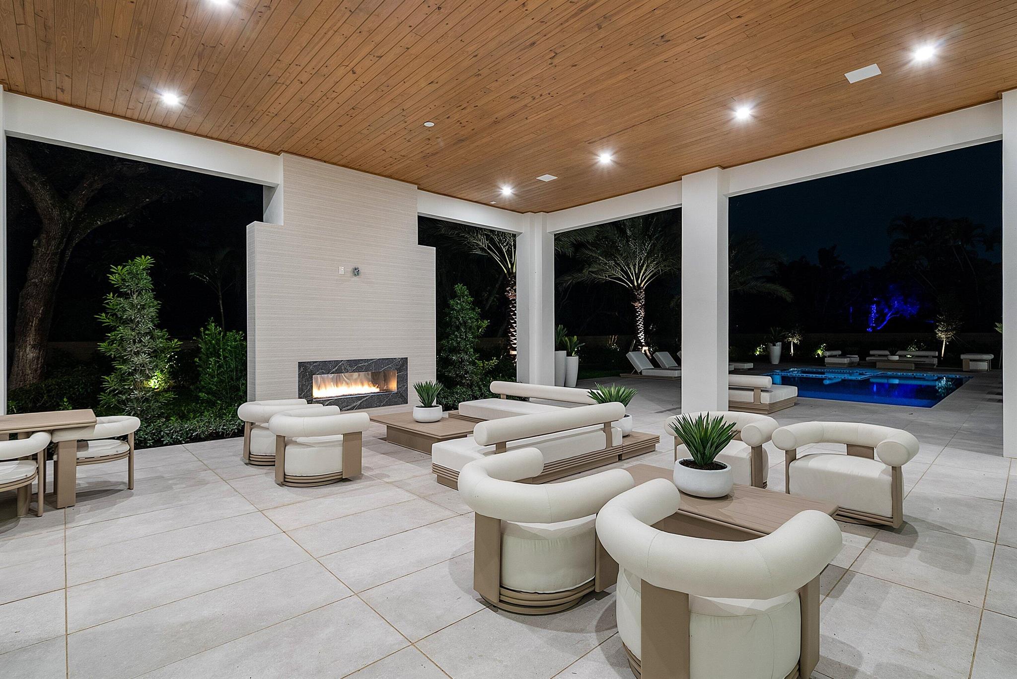 FOXE CHASE - Residential