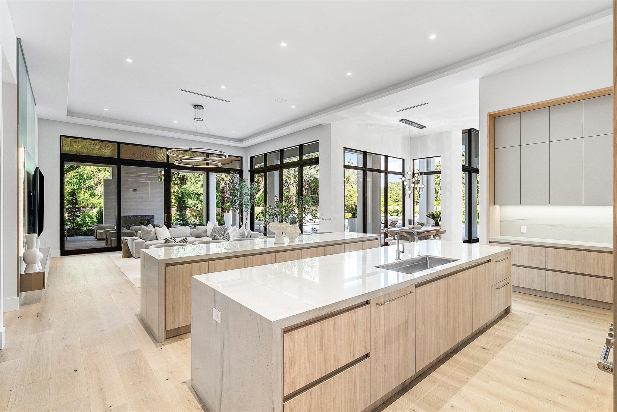 FOXE CHASE - Residential