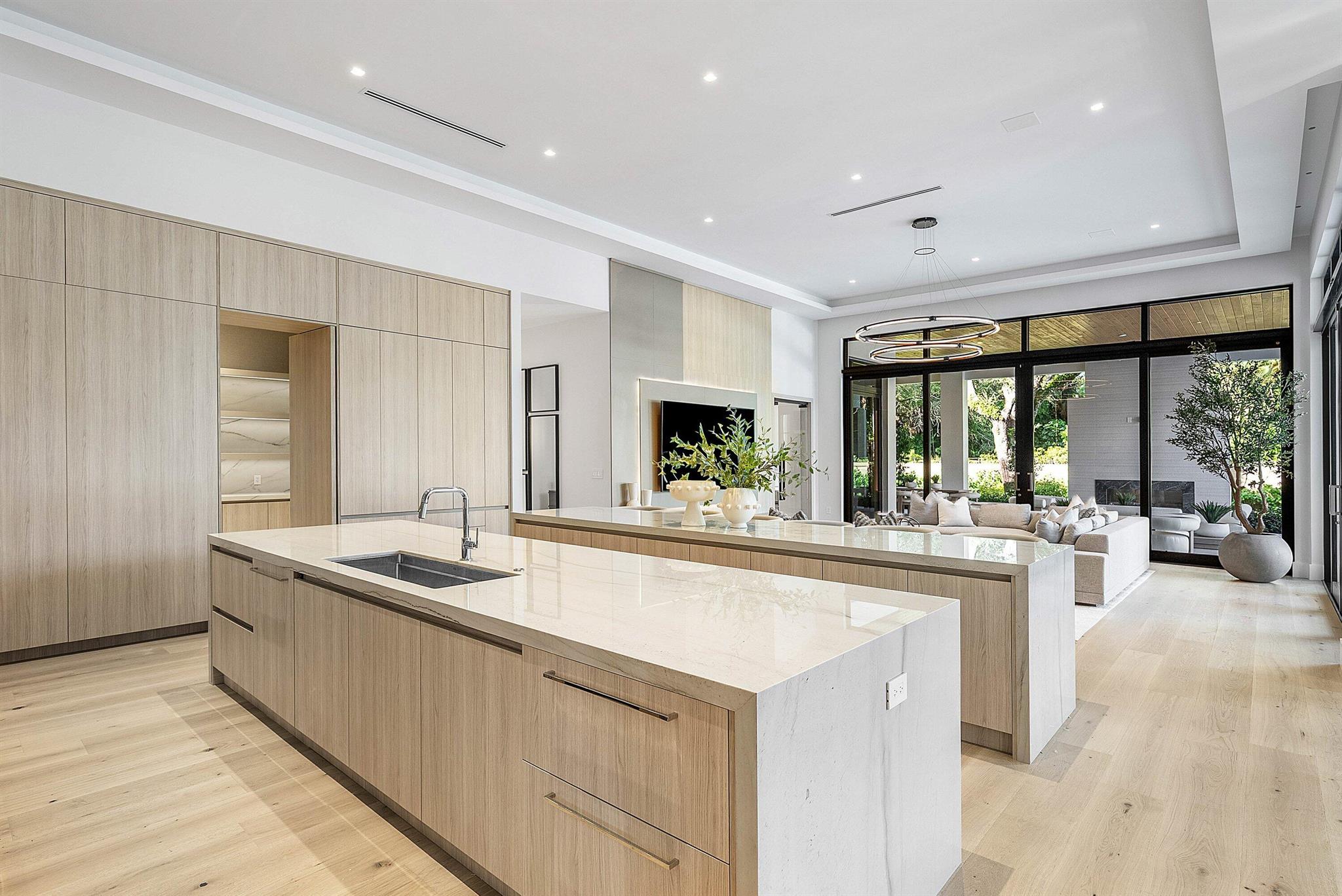 FOXE CHASE - Residential