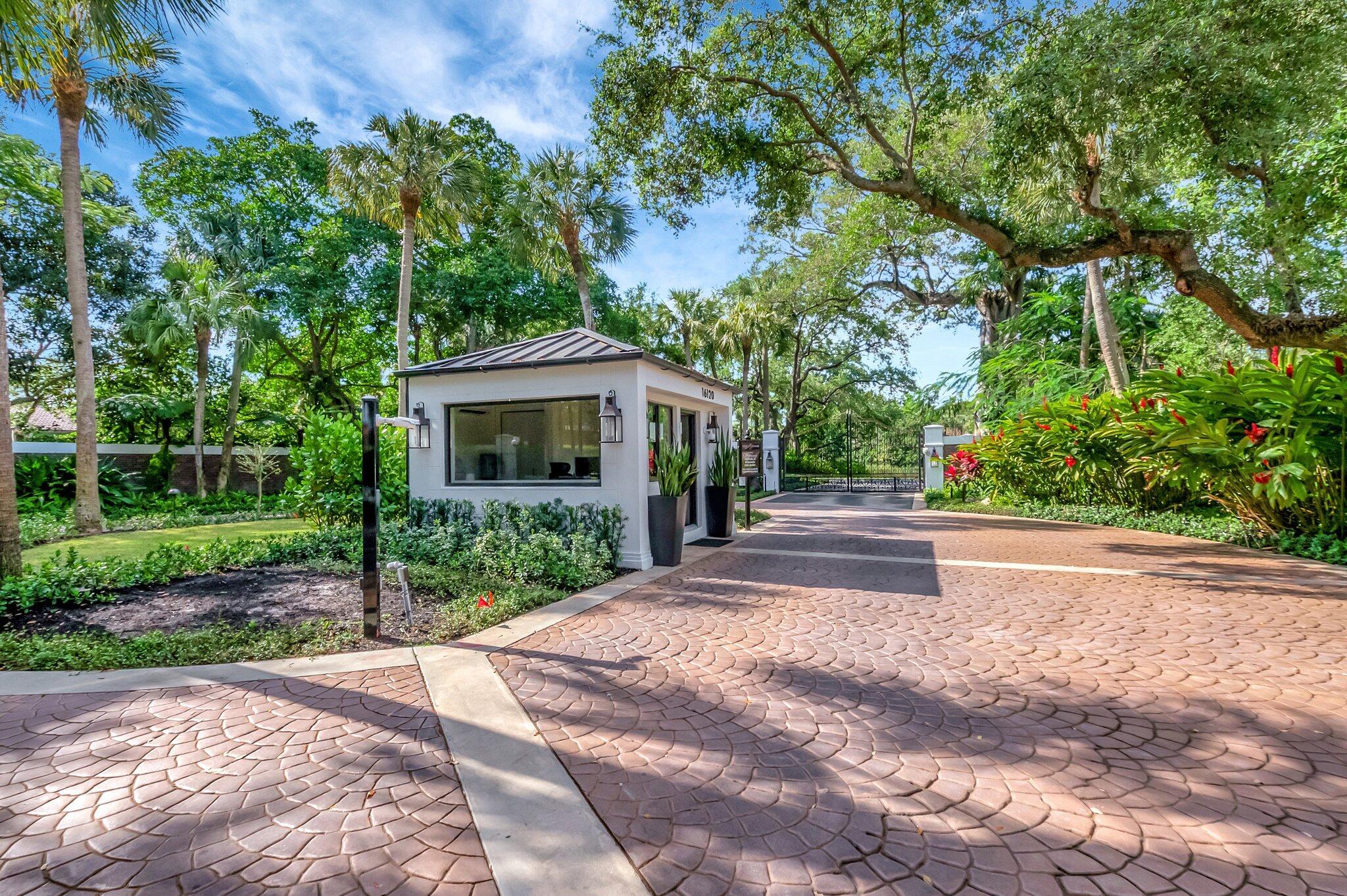 FOXE CHASE - Residential