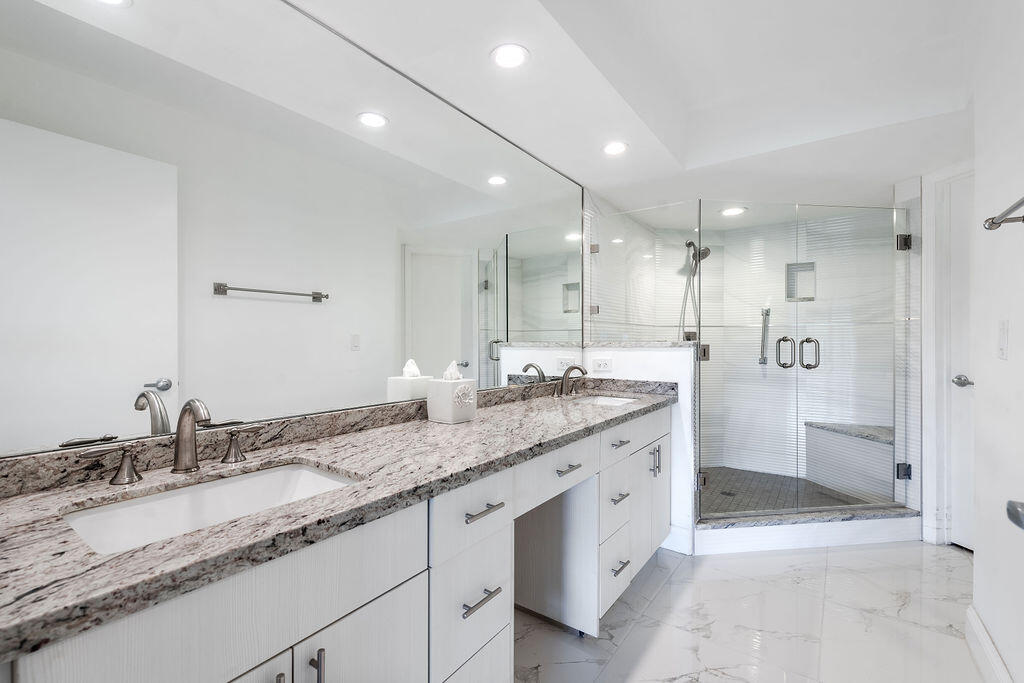 GLENEAGLES CONDO V - Residential