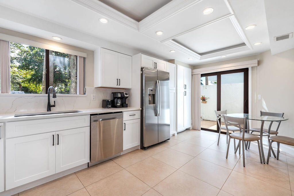 GLENEAGLES CONDO V - Residential