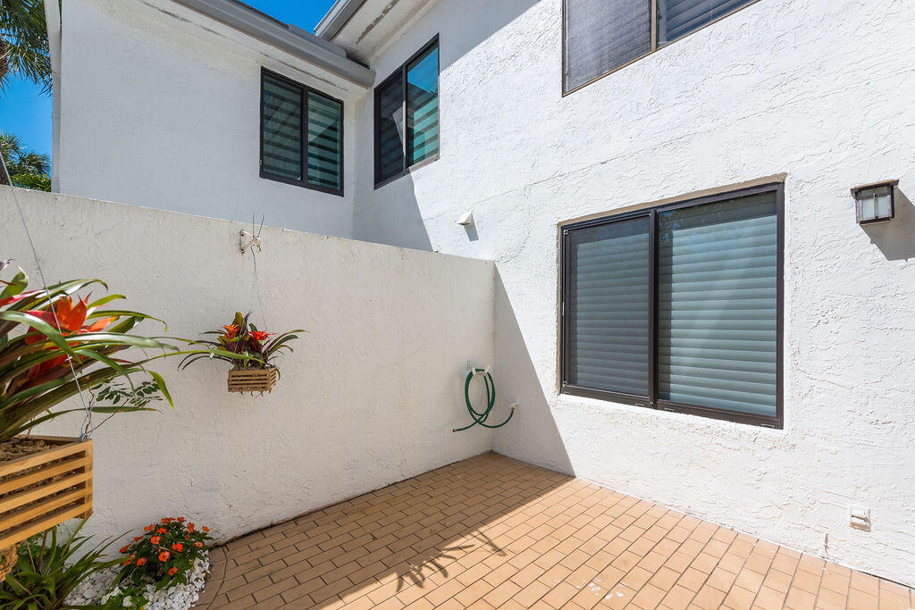 GLENEAGLES CONDO V - Residential