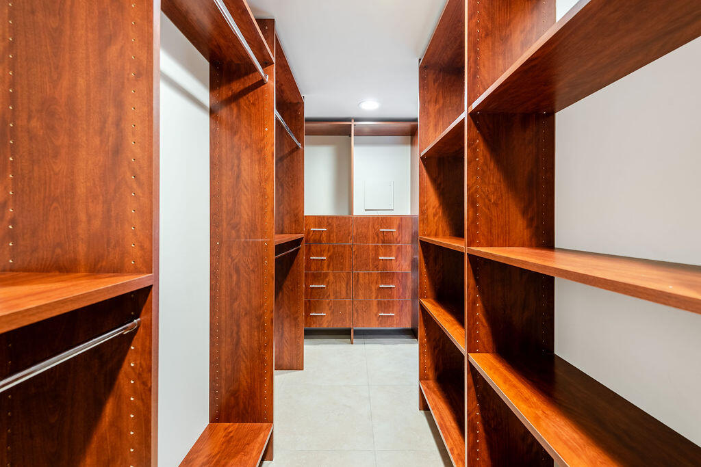 GLENEAGLES CONDO V - Residential