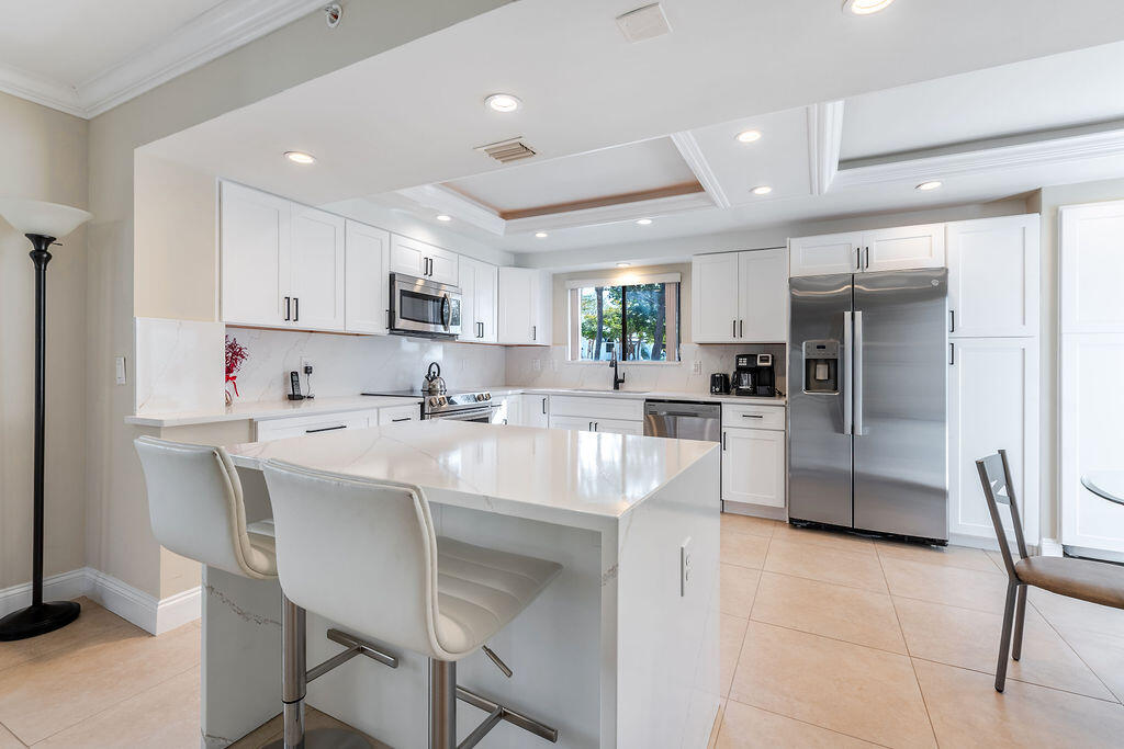 GLENEAGLES CONDO V - Residential