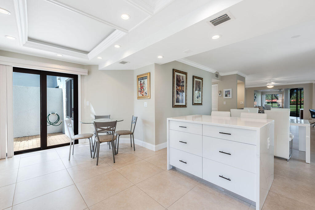 GLENEAGLES CONDO V - Residential