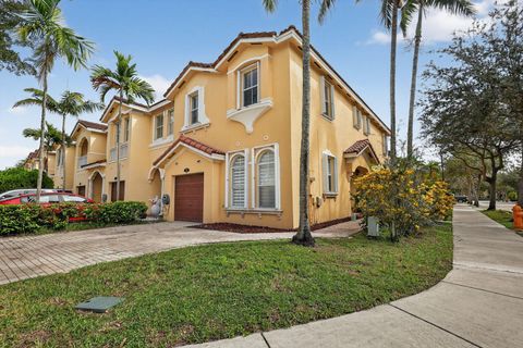 913 SW 151 Place Miami FL 33194