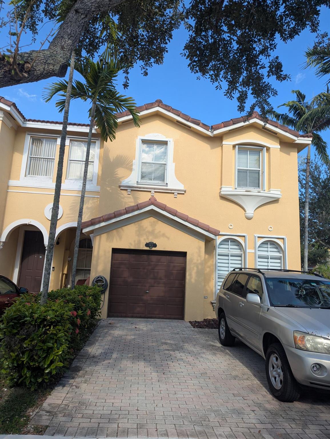 Lovely 4/3 Townhome, locate in a desirable Miami area, close to the Dolphin Mall, International Mall, restaurants, hospitals with access to the Turnpike and mayor highways. Corner unit with accordion shutters, laminate wood throughout the unit. Amenities include 2 pools, basketball court & gym, security, low HOA fees. Don't miss the opportunity to buy this well maintain townhome.