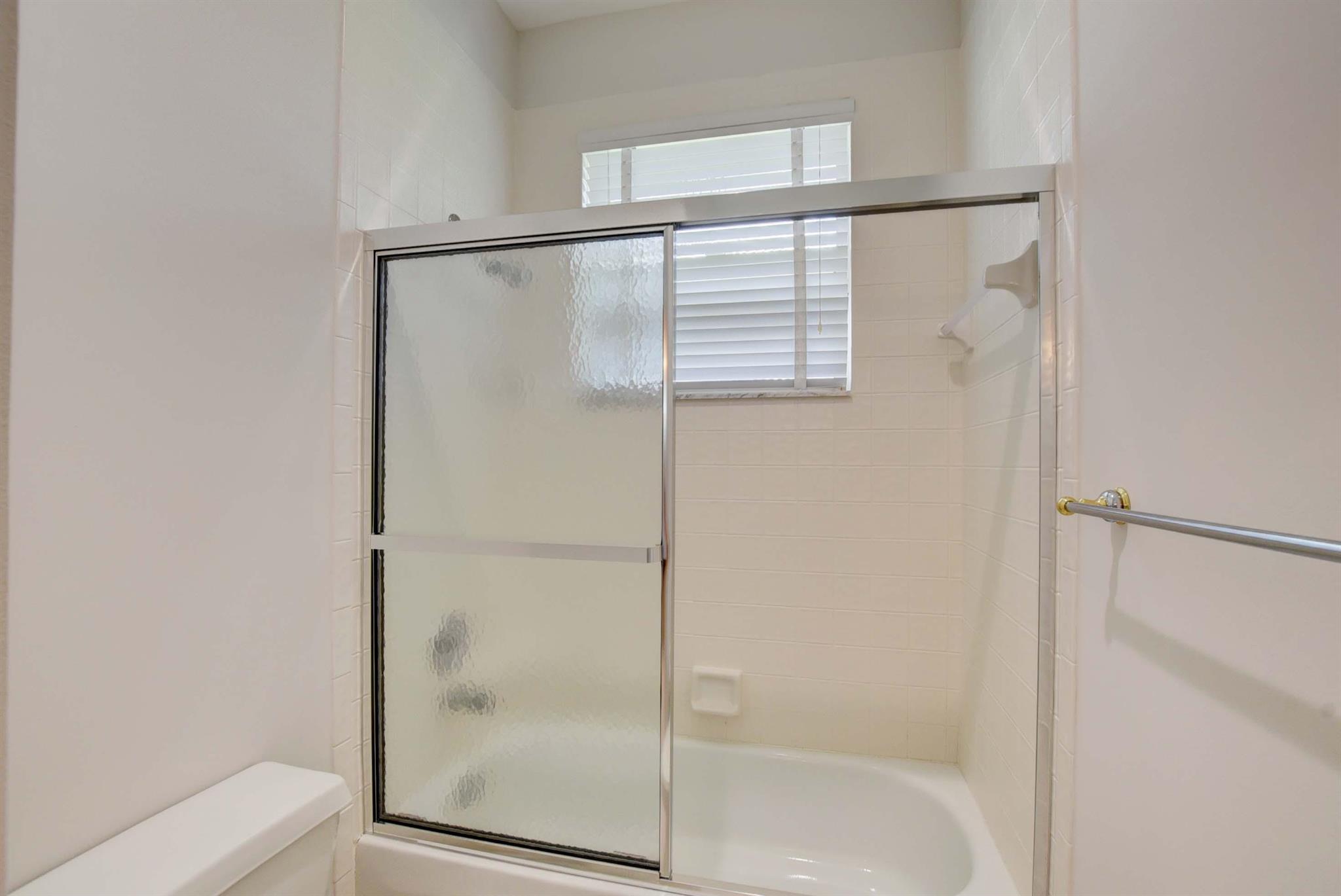 LEXINGTON HOMES ESTATES - Residential Lease