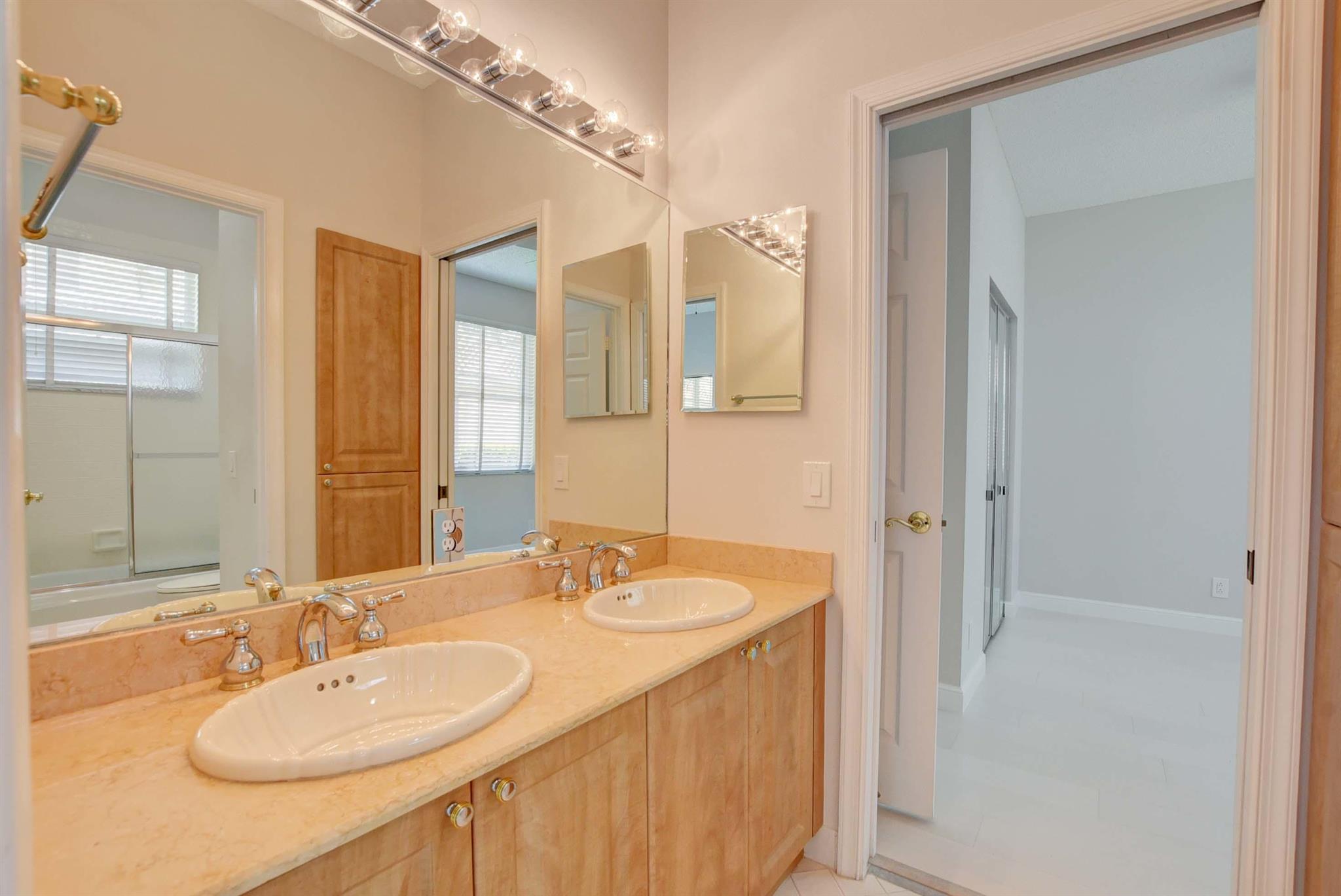 LEXINGTON HOMES ESTATES - Residential Lease