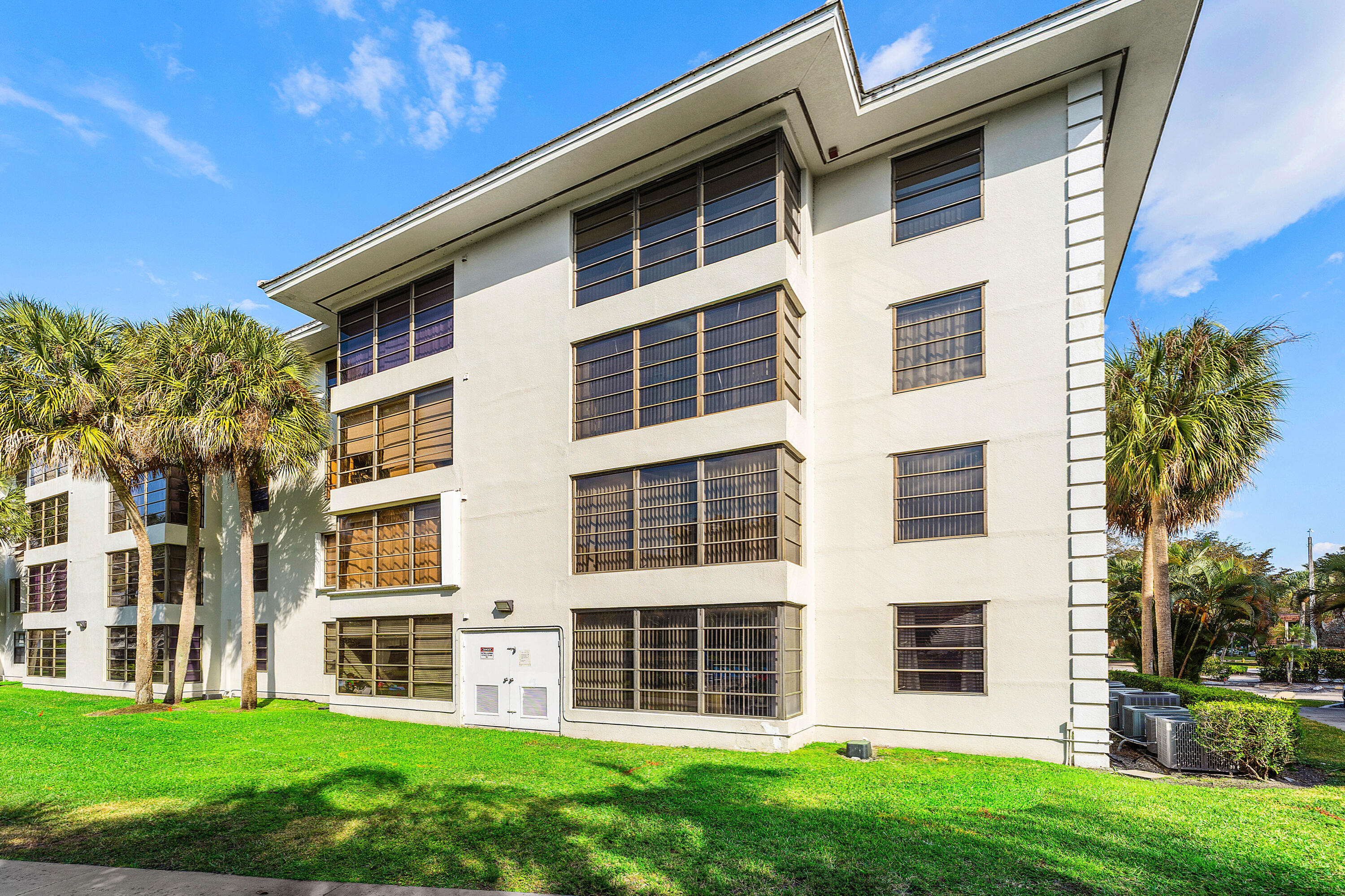 CONDO 18 OF WHITEHALL CONDOS - Residential