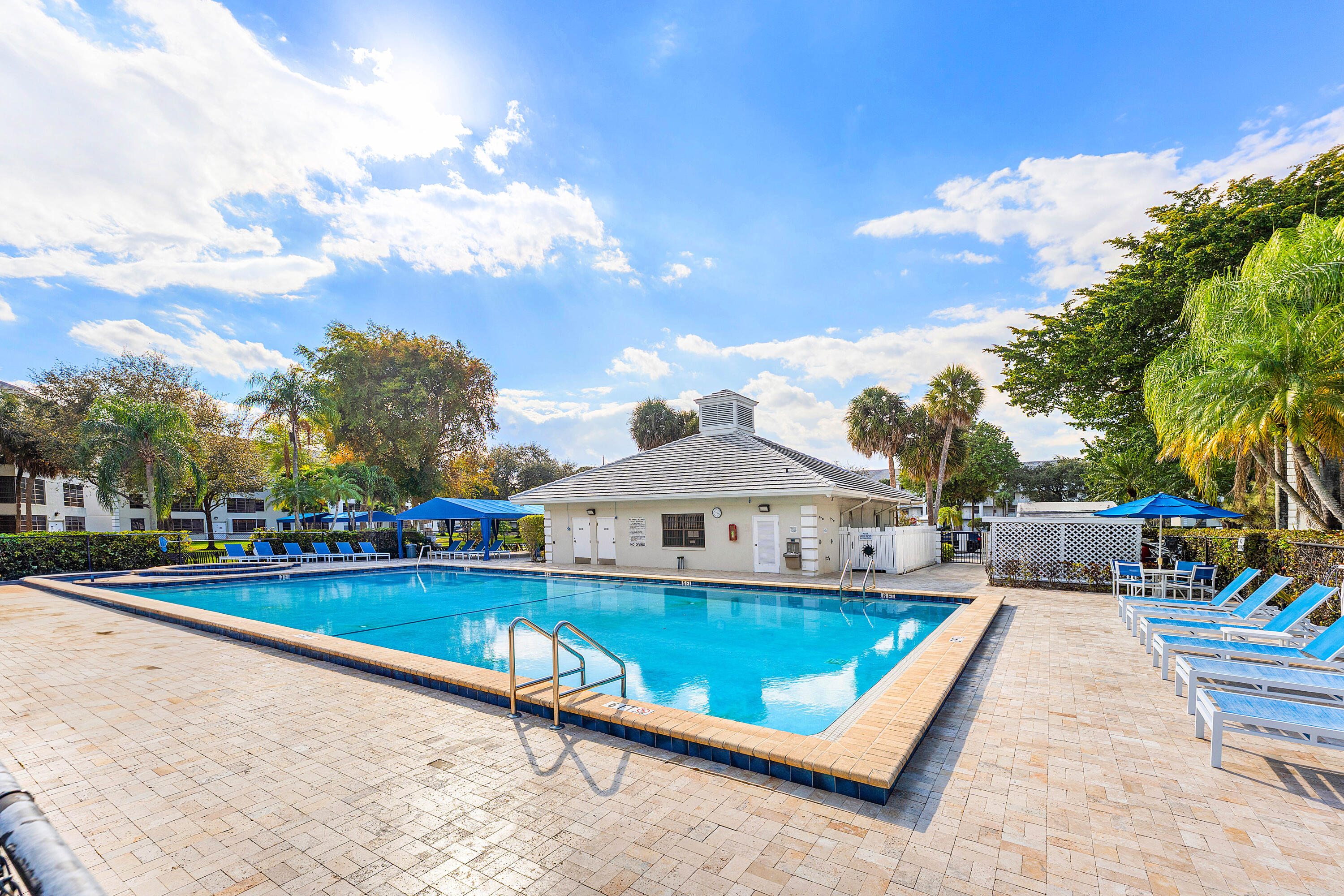 CONDO 18 OF WHITEHALL CONDOS - Residential