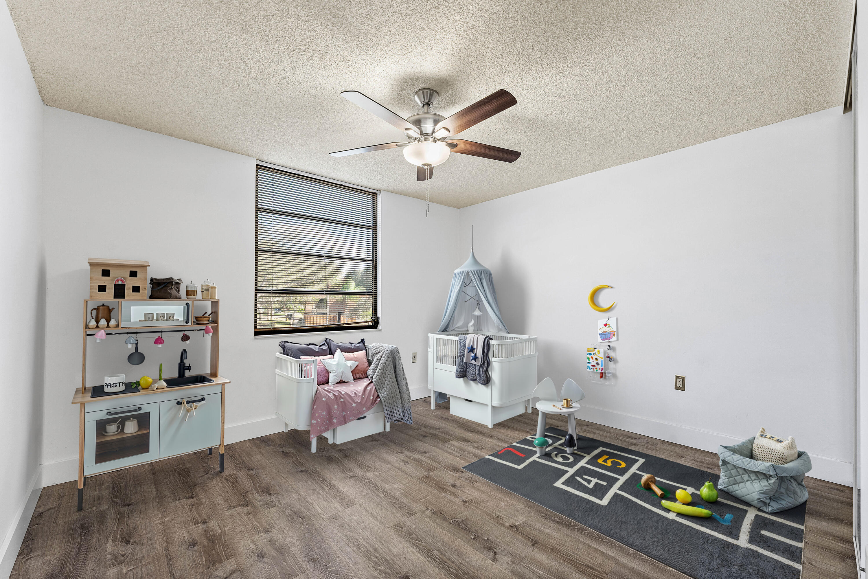 CONDO 18 OF WHITEHALL CONDOS - Residential