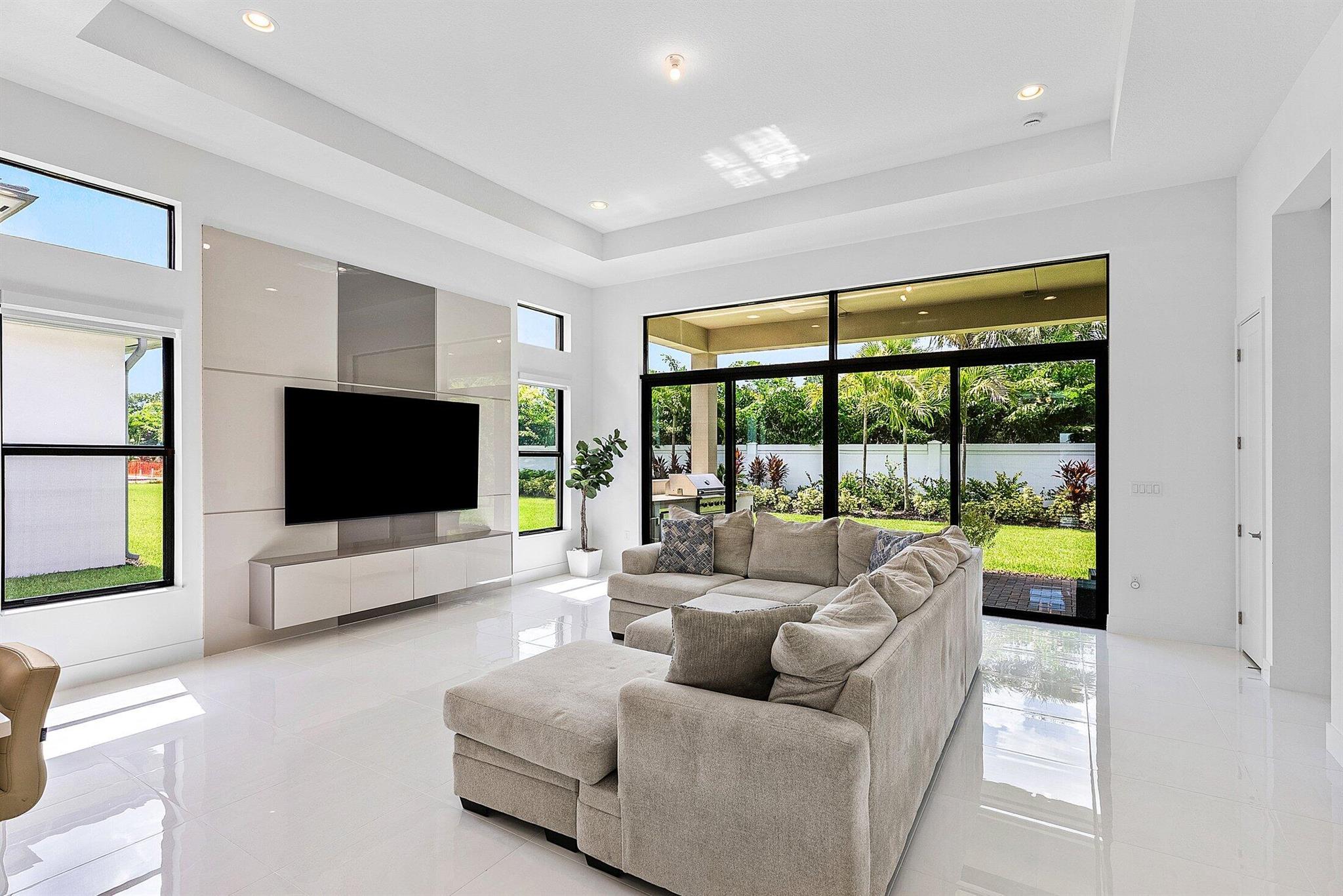 BOCA RATON GOLF COURSE PU - Residential Lease