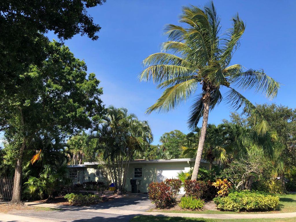 Photo of 851 SW 4th Street, Boca Raton, FL 33486 (MLS # R10801253)