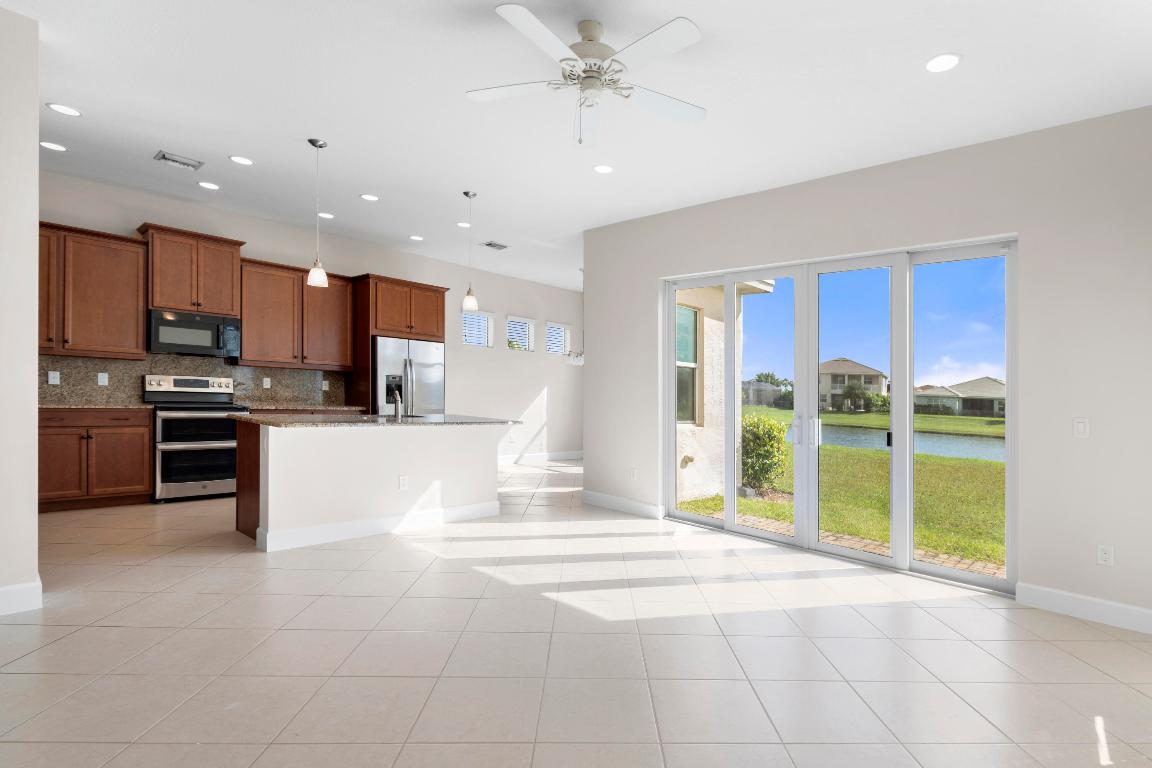 HAMMOCKS OF WESTLAKE - Residential Lease