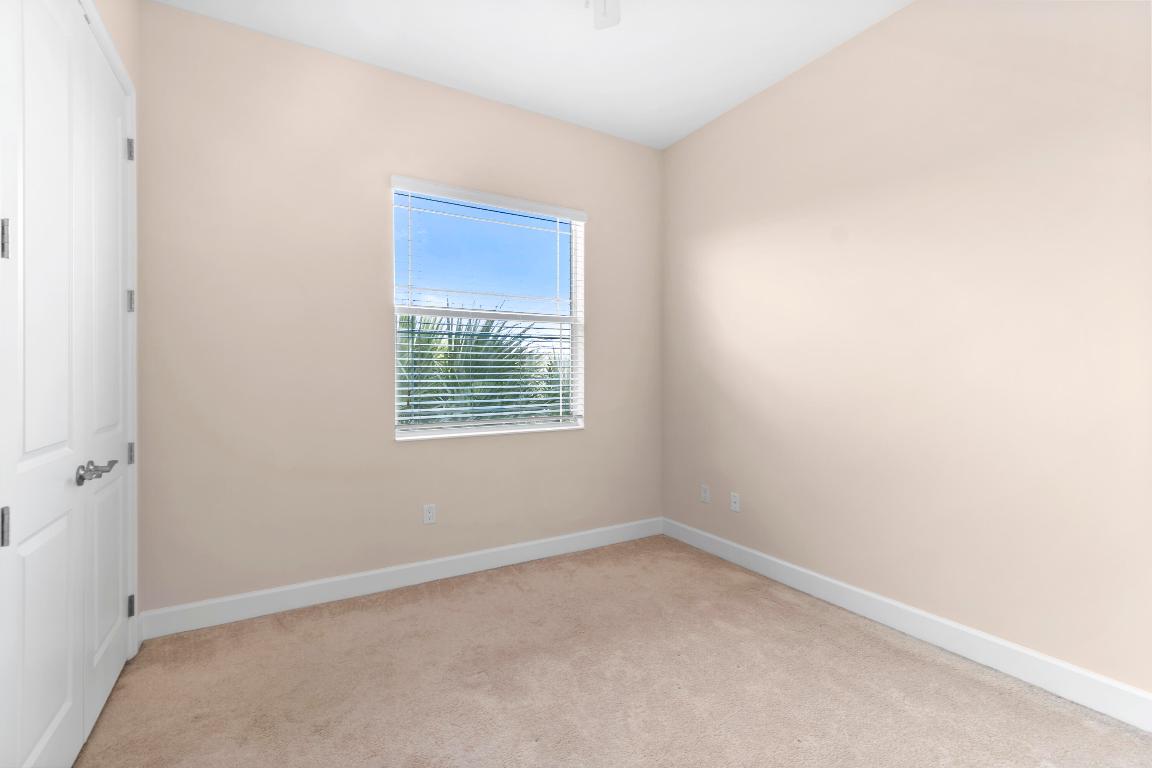 HAMMOCKS OF WESTLAKE - Residential Lease