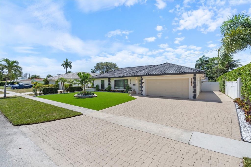 Photo of 984 SW 7th Street, Boca Raton, FL 33486 (MLS # F10519389)