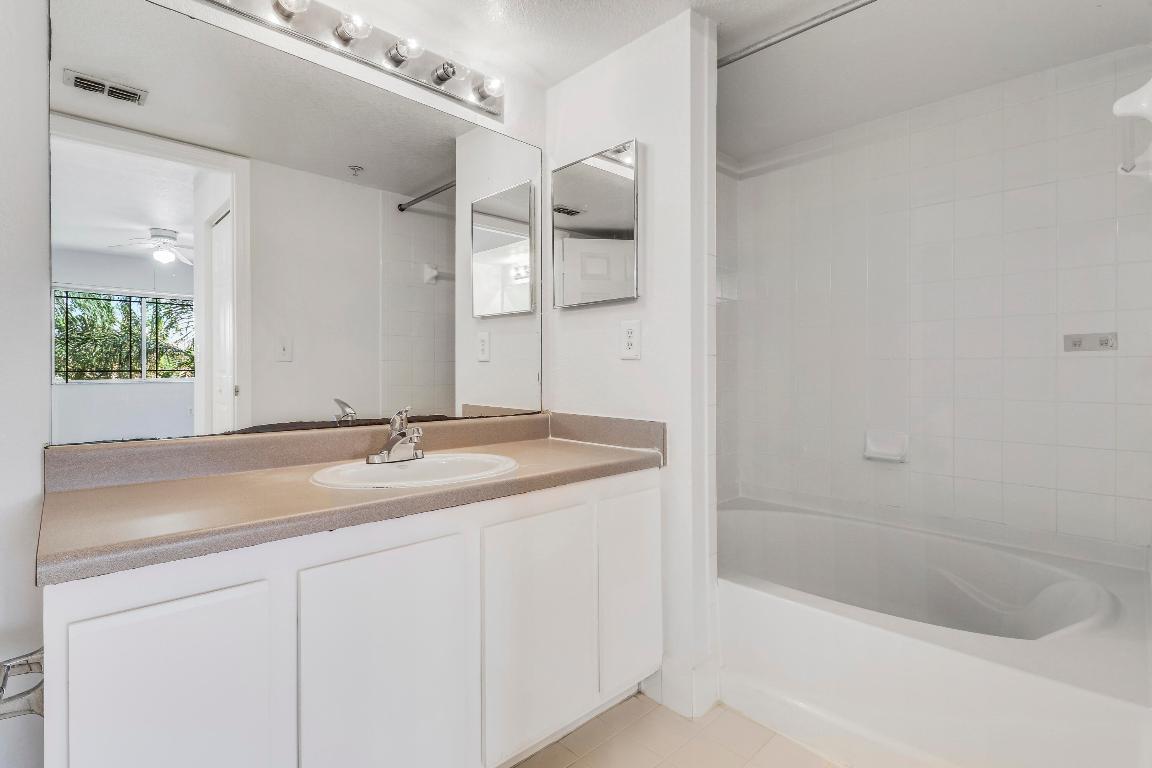 THE CLUB AT ST LUCIE WEST, A CONDOMINIUM - Residential Lease