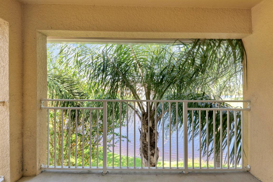 THE CLUB AT ST LUCIE WEST, A CONDOMINIUM - Residential Lease