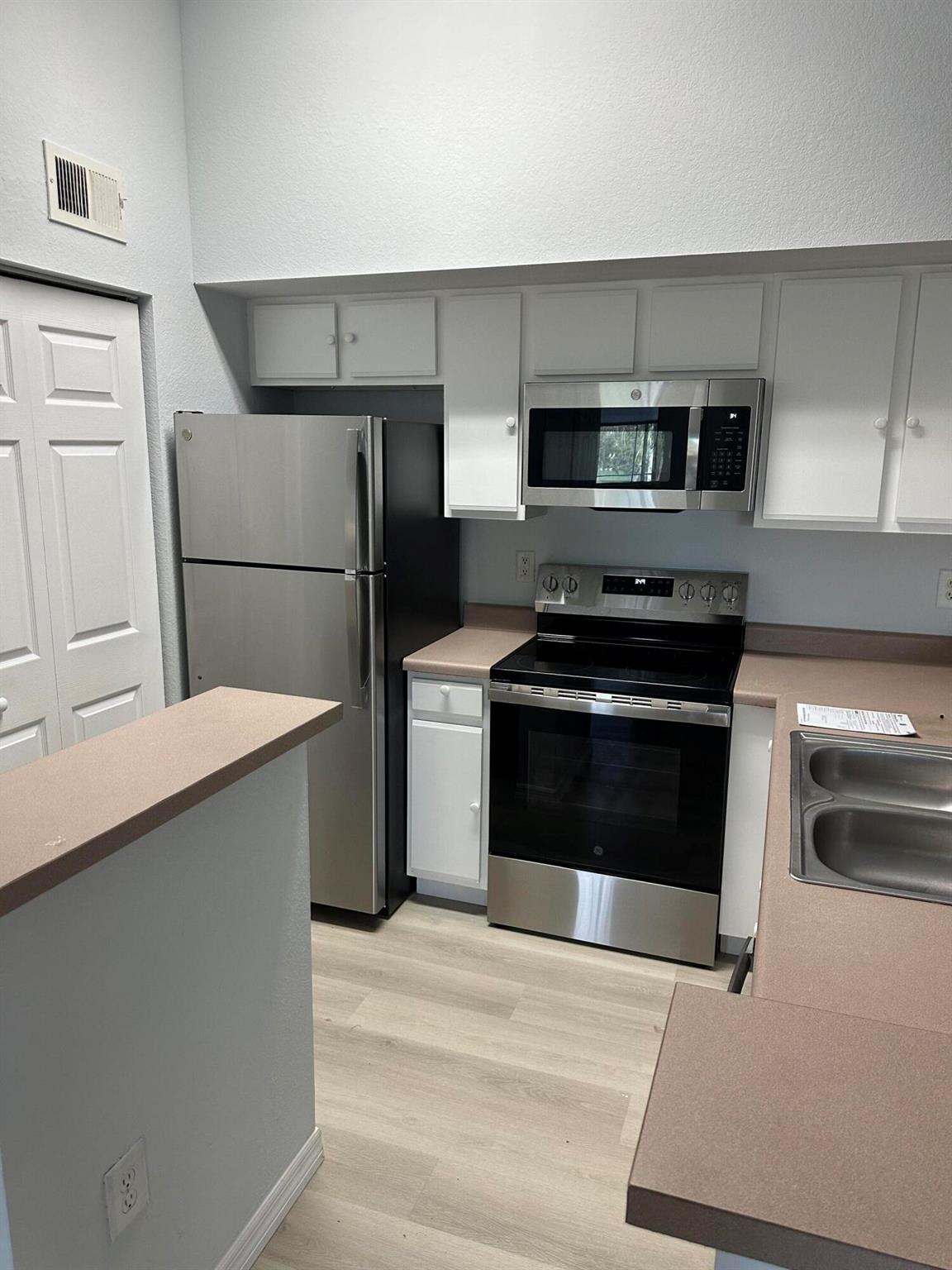 THE CLUB AT ST LUCIE WEST - Residential Lease
