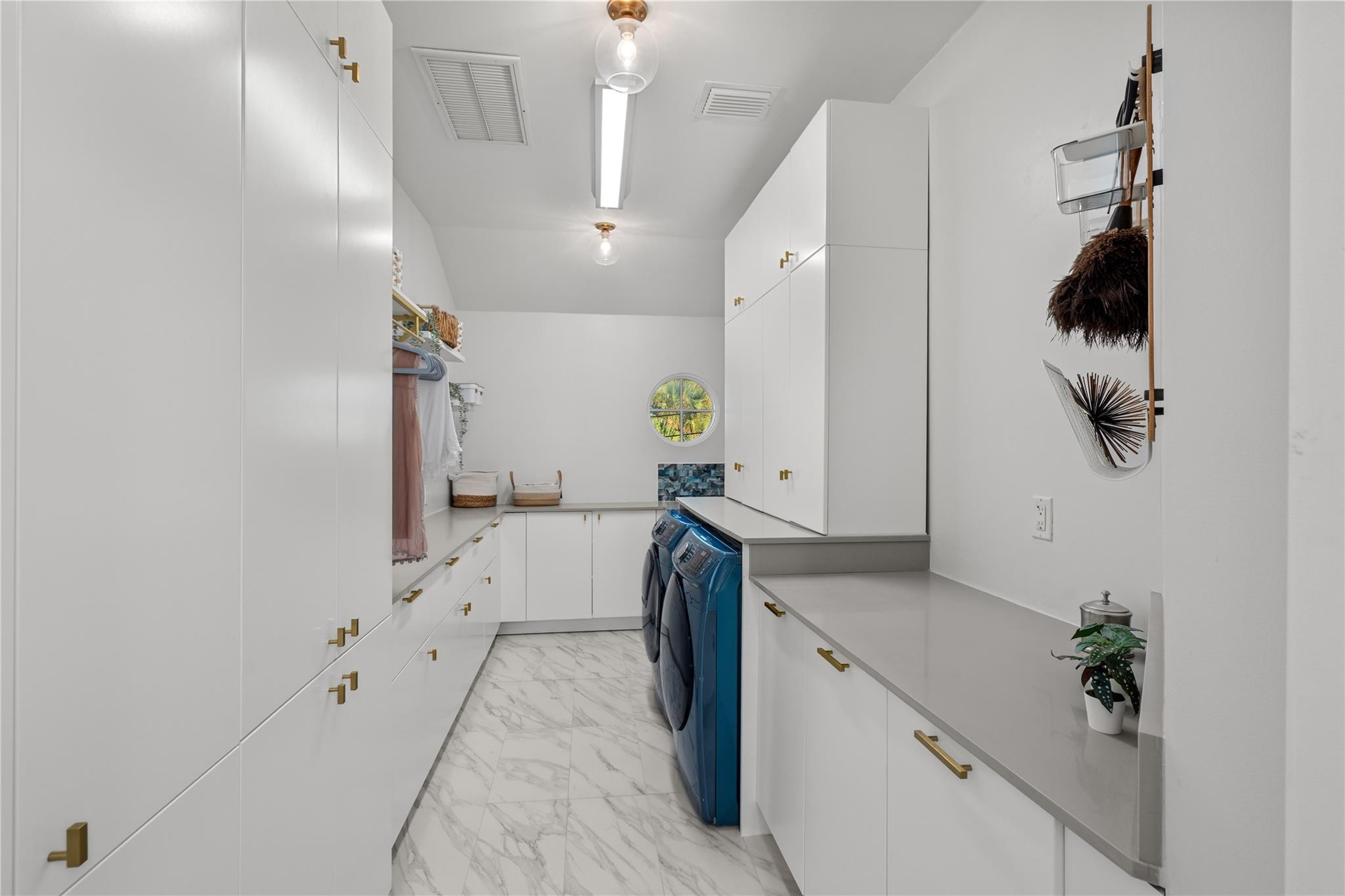 Lake Placid 35-23 B - Residential