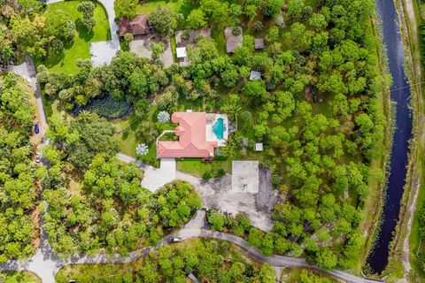 A home in Loxahatchee