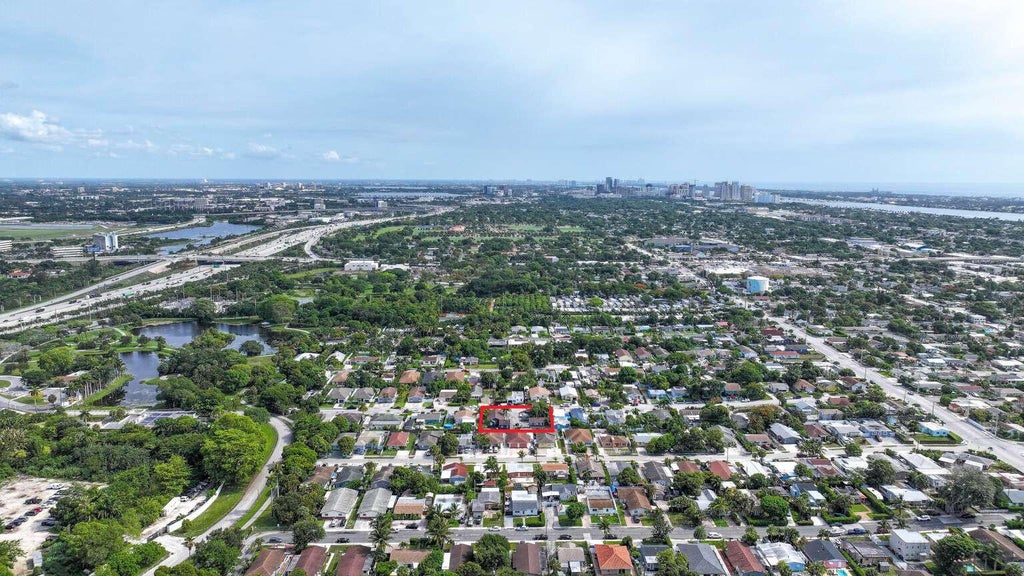 Photo of 1000 W LAKEWOOD Road, West Palm Beach, FL 33405 (MLS # B26071849)