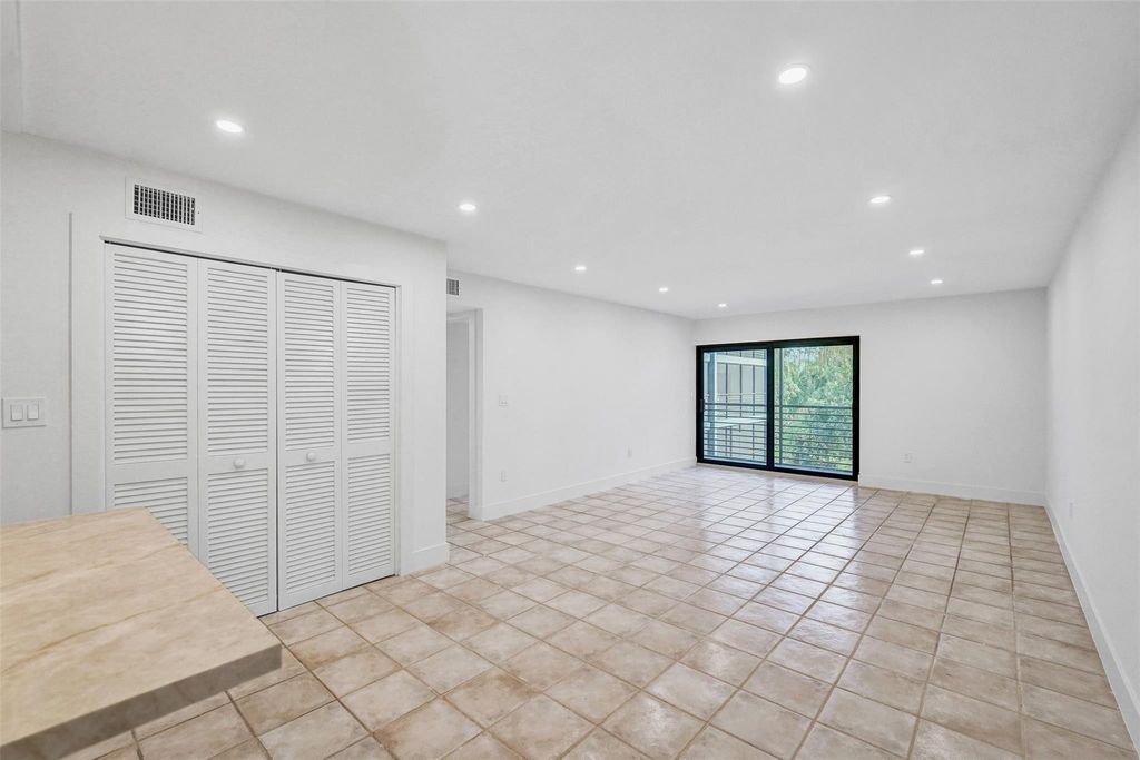 Photo of 4040 N Hills Drive #24, Hollywood, FL 33021 (MLS # F10549138)