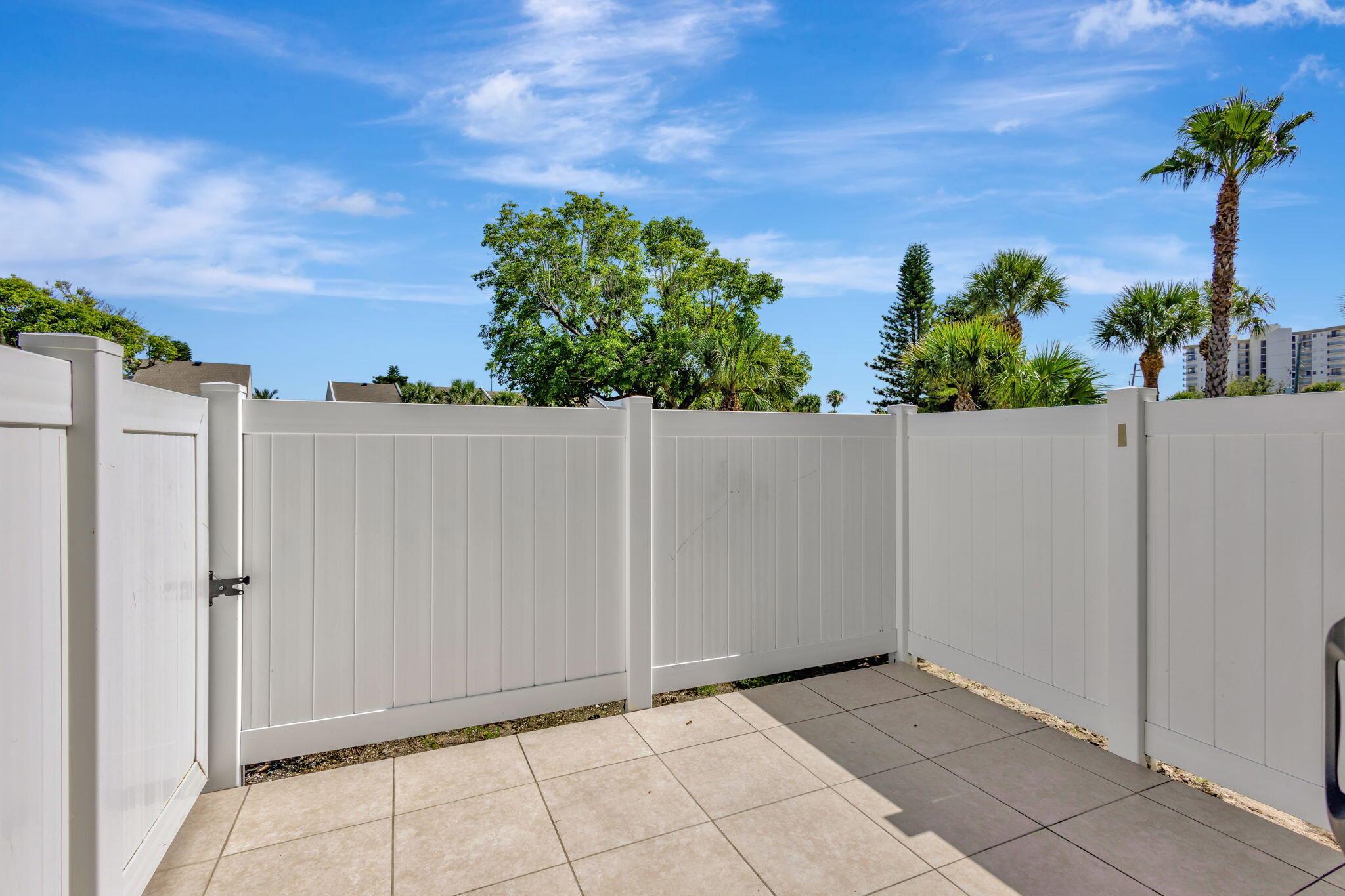 THE SANDS SECTION 1 CONDO - Residential