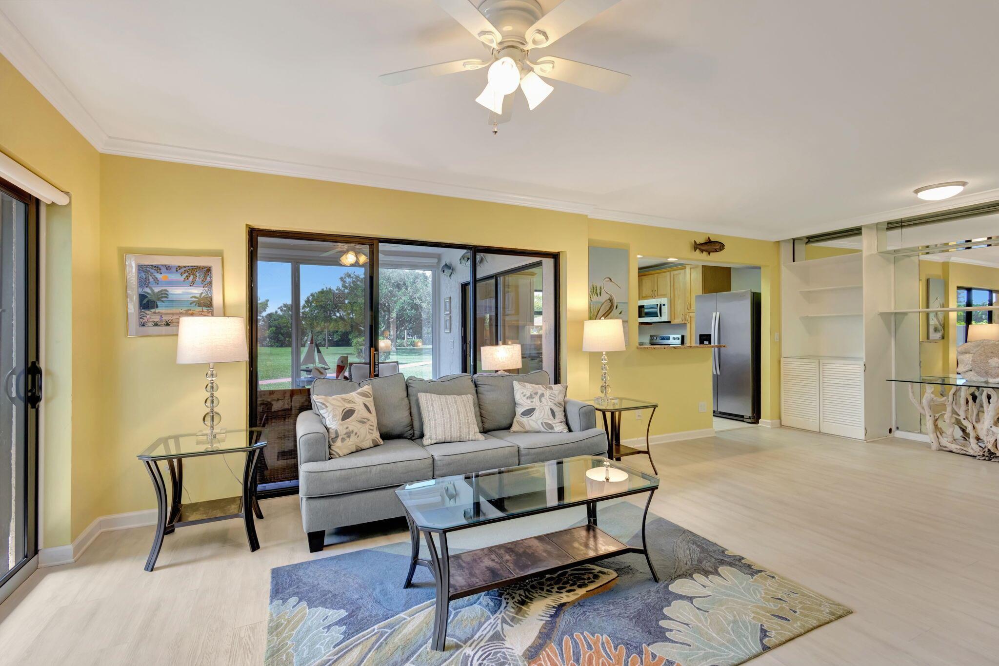 3209 S Lakeview Circle 8-101, Hutchinson Island, FL, 34949/$370,000 1 3209 S Lakeview Circle 8-101