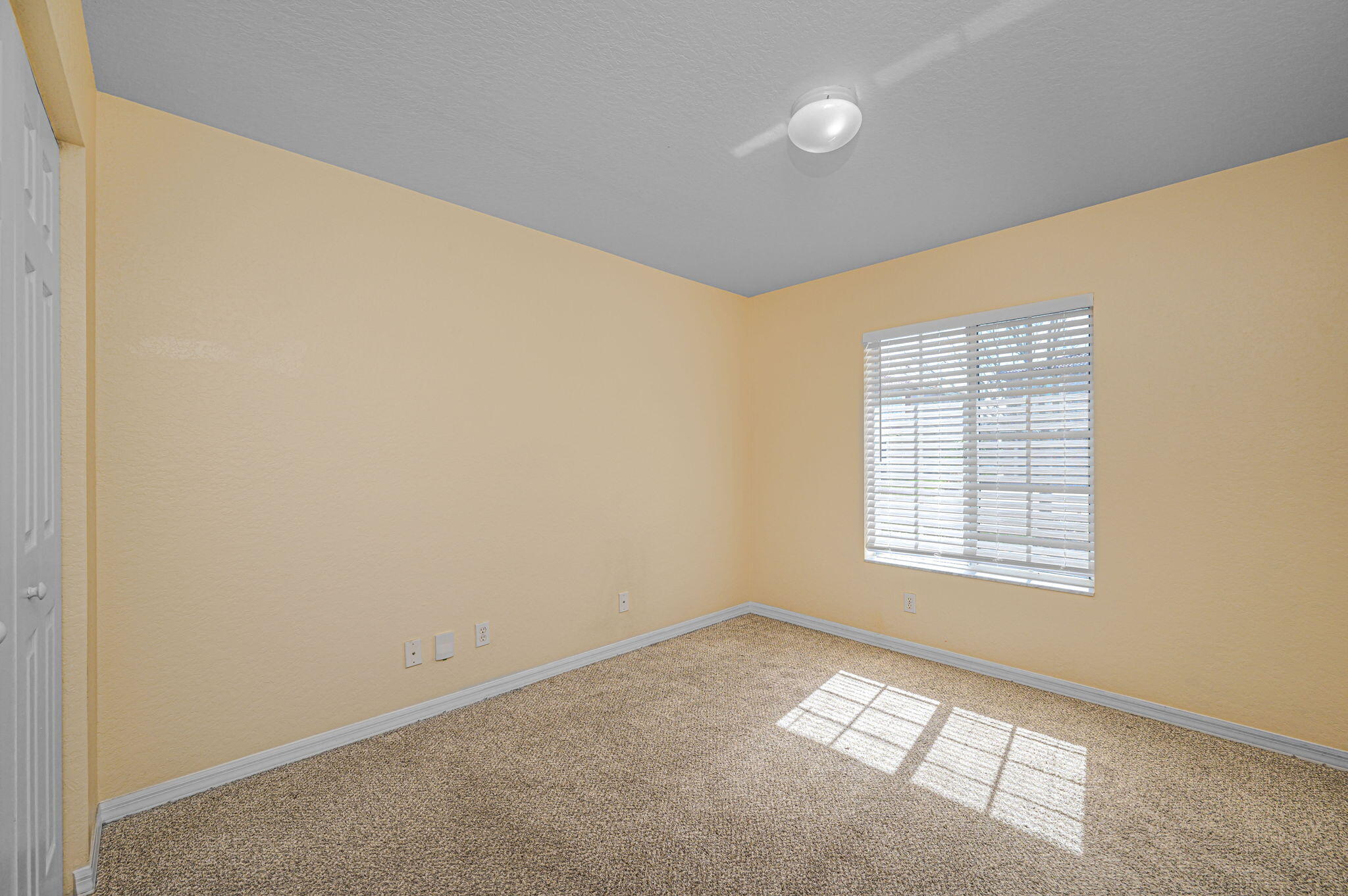 FOURTH  REPLAT OF PORTOFINO ISLES - Residential Lease