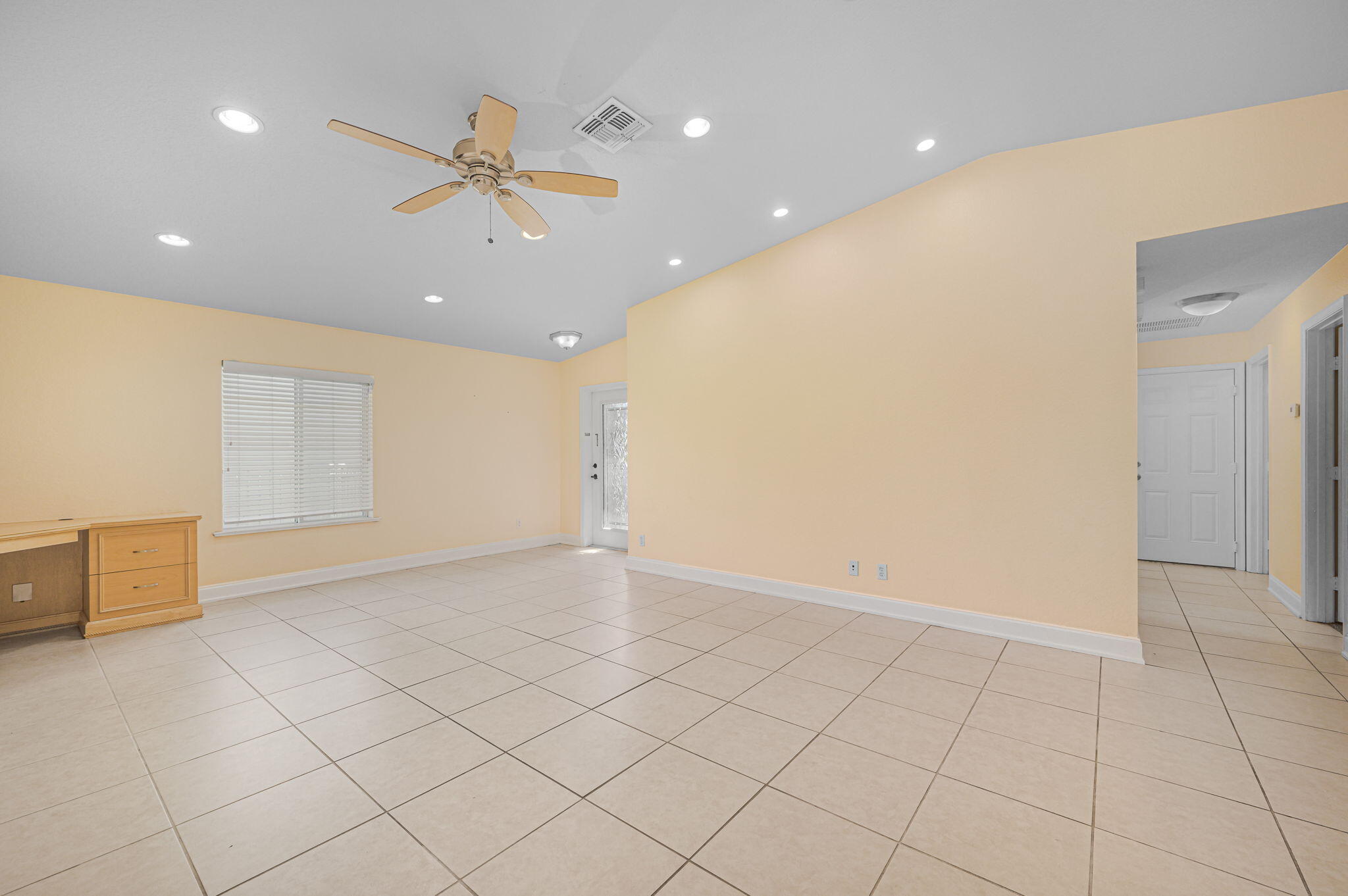 FOURTH  REPLAT OF PORTOFINO ISLES - Residential Lease