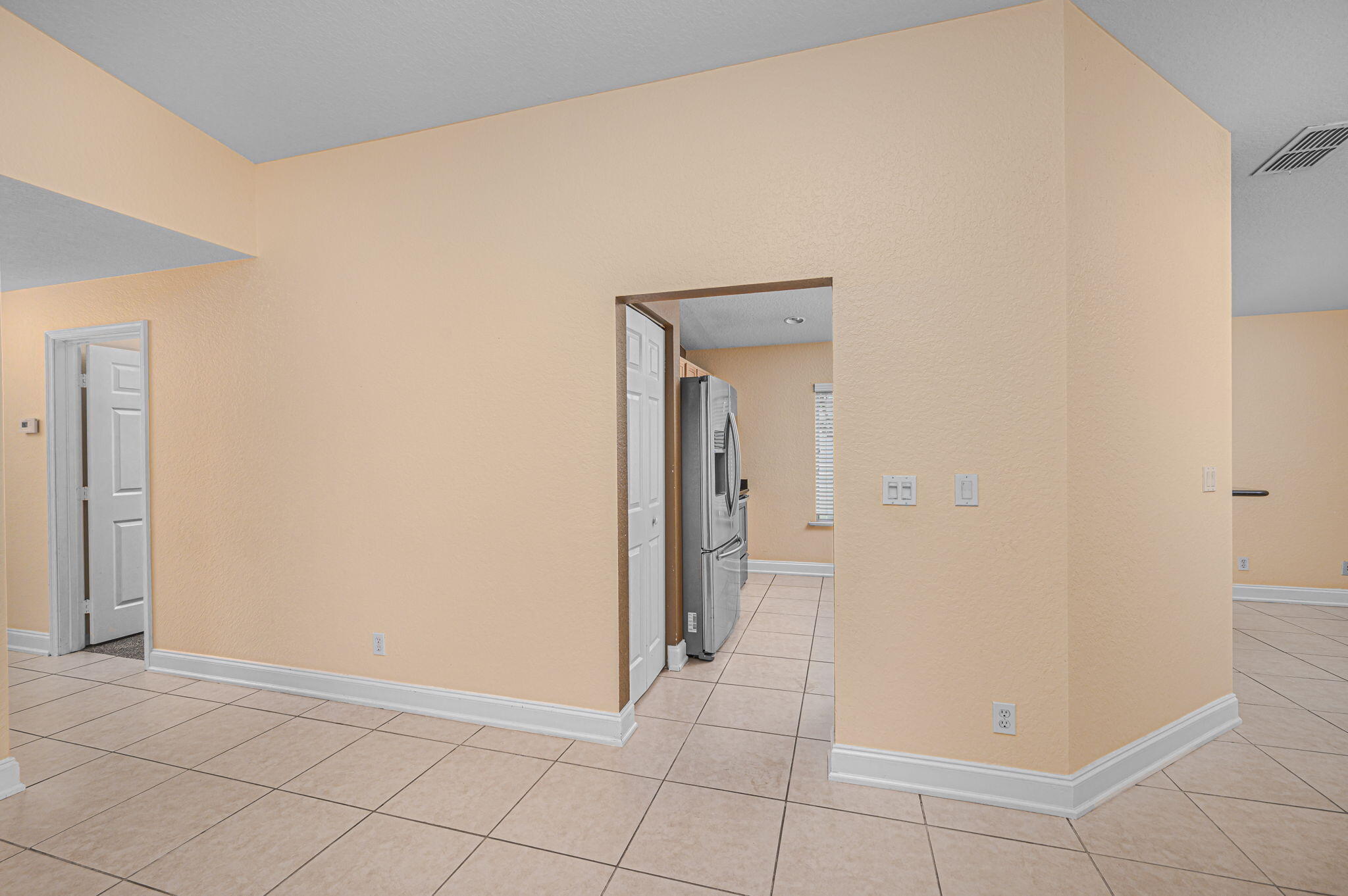 FOURTH  REPLAT OF PORTOFINO ISLES - Residential Lease