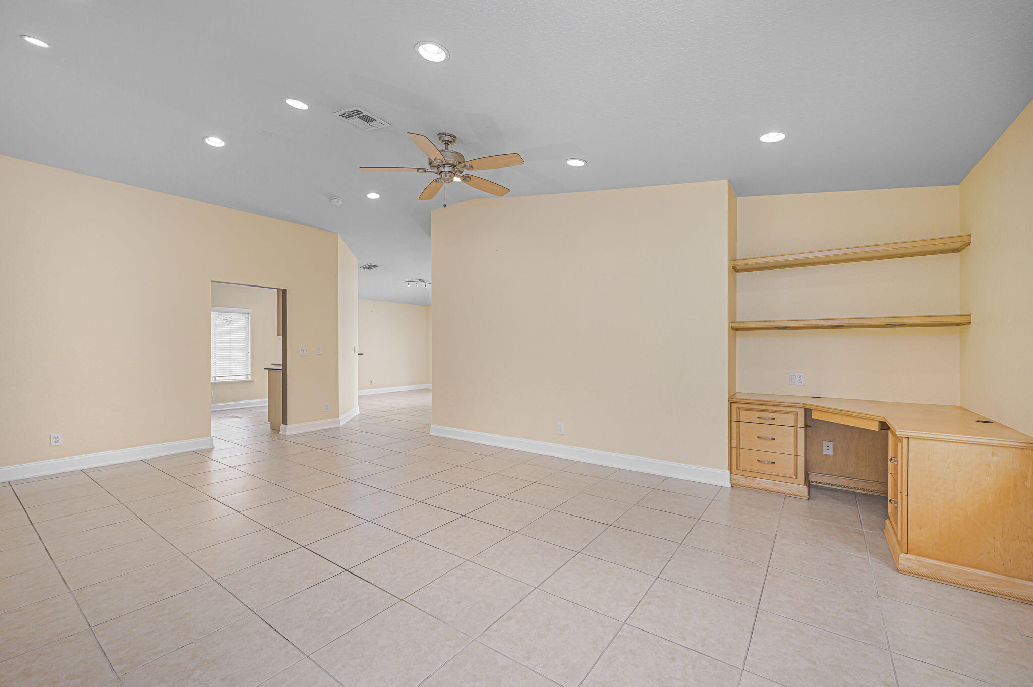 FOURTH  REPLAT OF PORTOFINO ISLES - Residential Lease