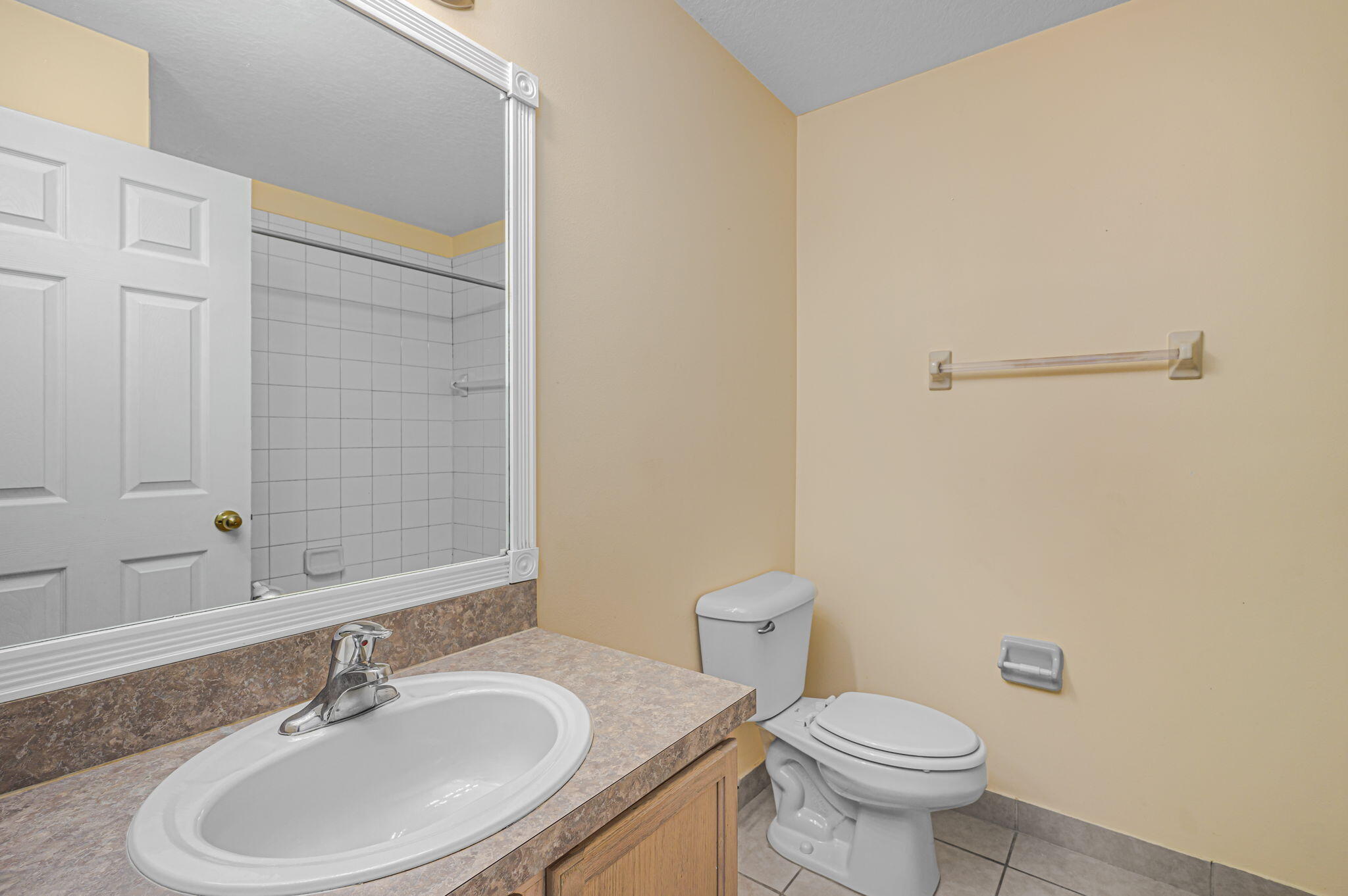 FOURTH  REPLAT OF PORTOFINO ISLES - Residential Lease