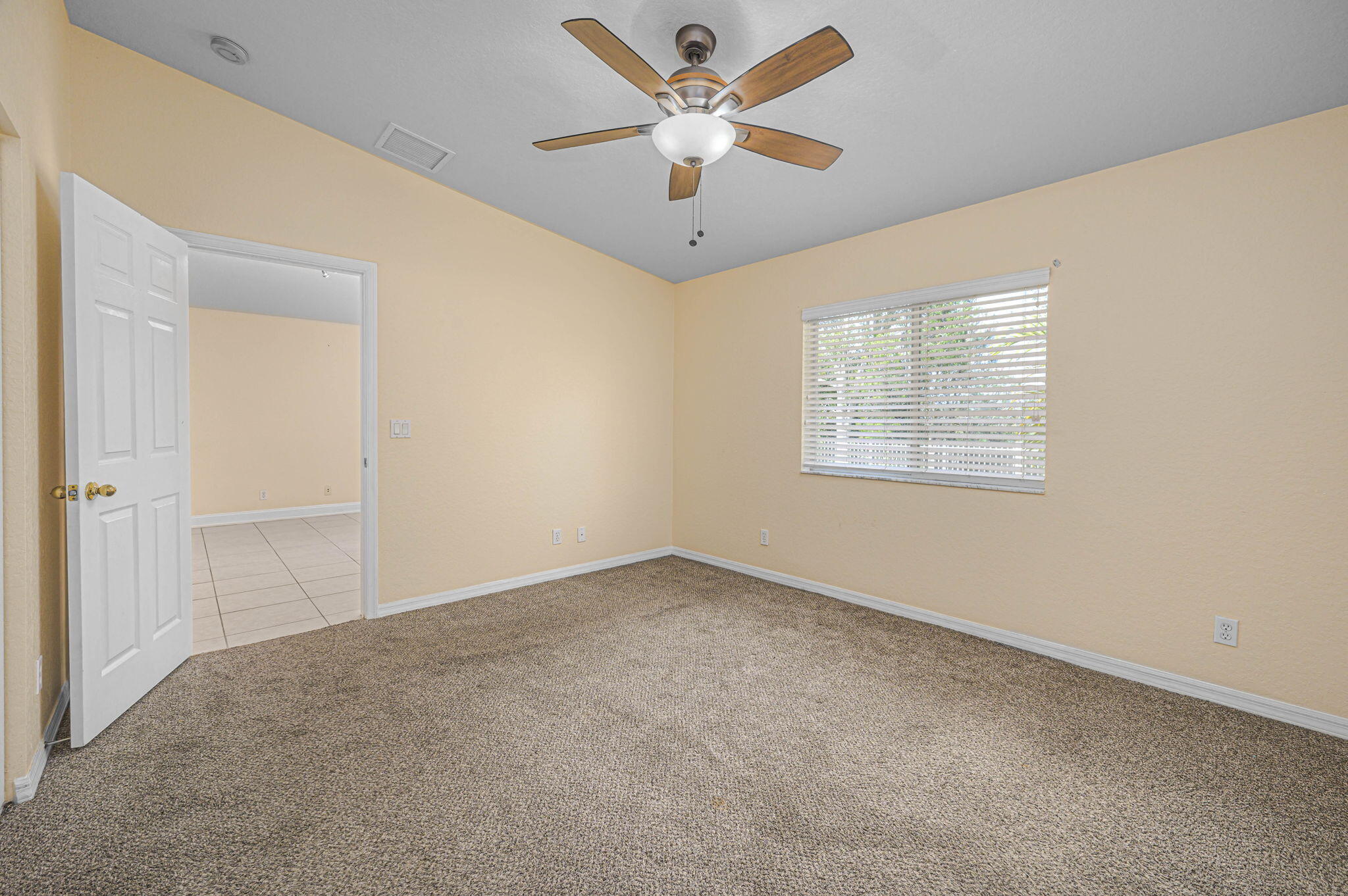 FOURTH  REPLAT OF PORTOFINO ISLES - Residential Lease