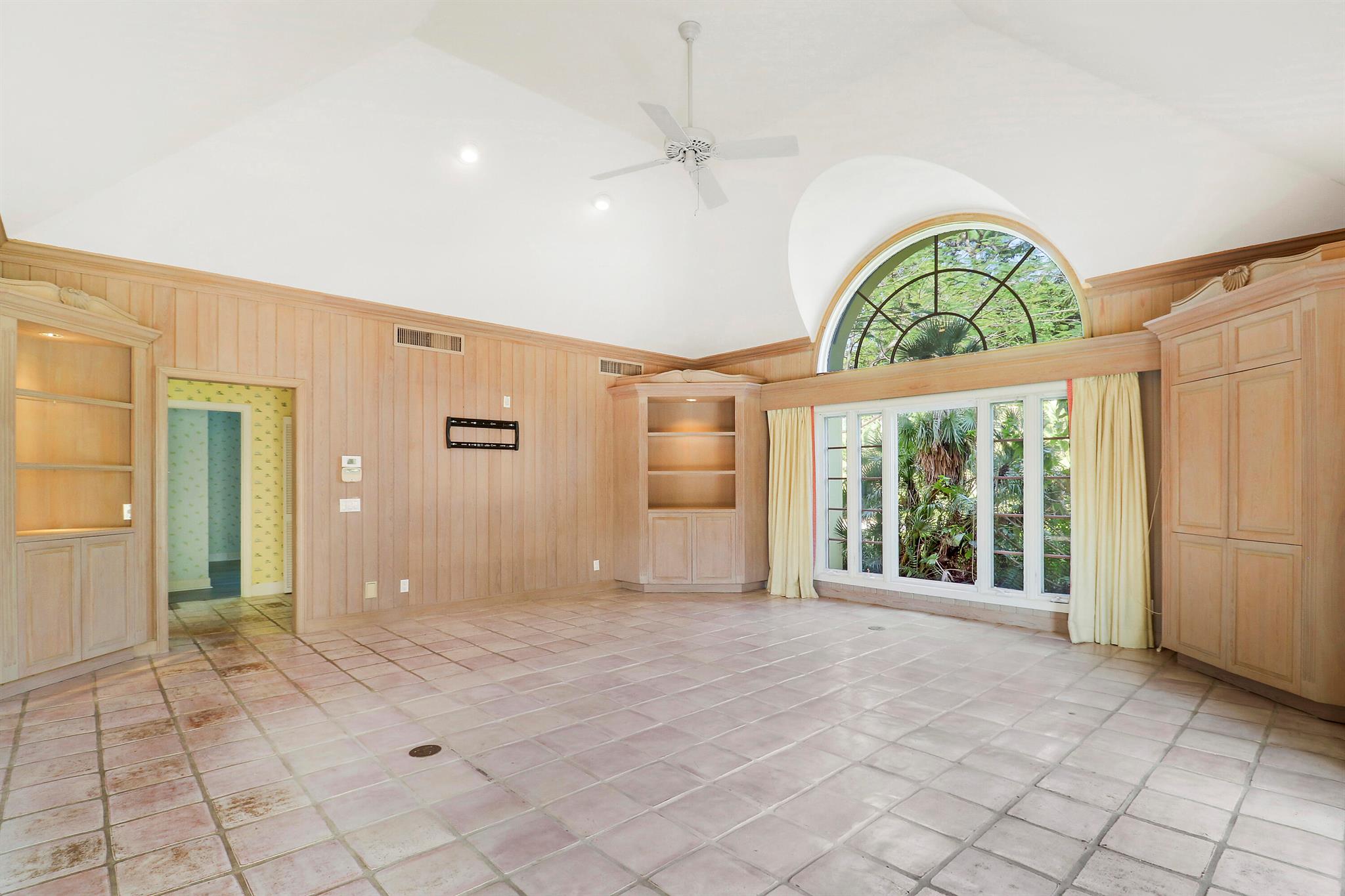 LOBLOLLY PINES - Residential