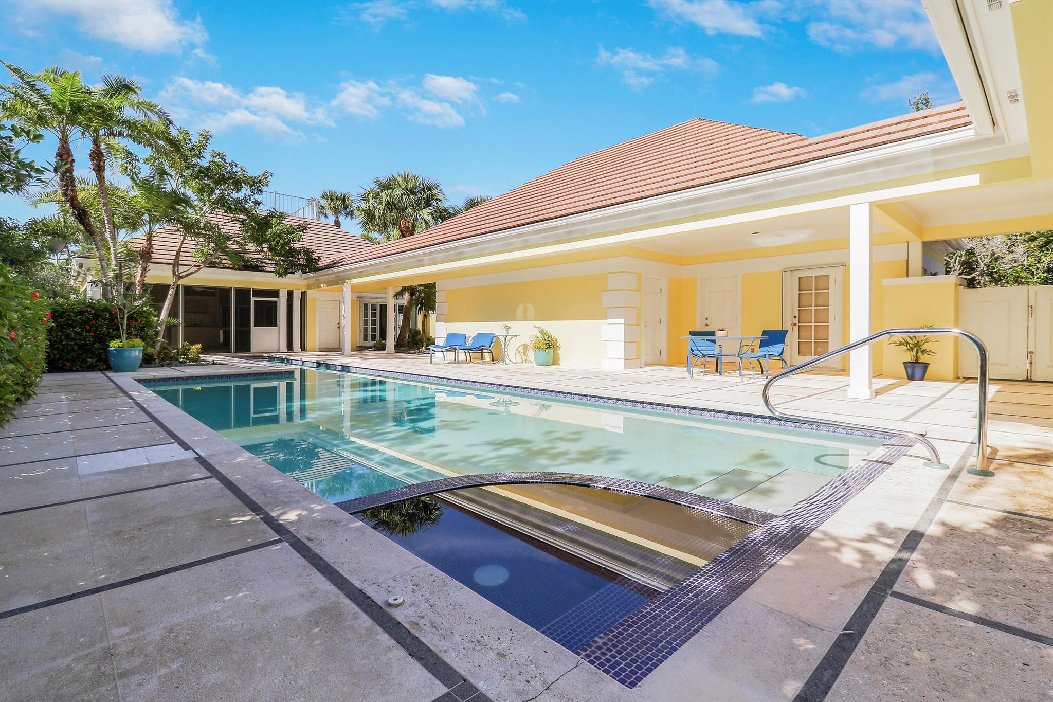 LOBLOLLY PINES - Residential