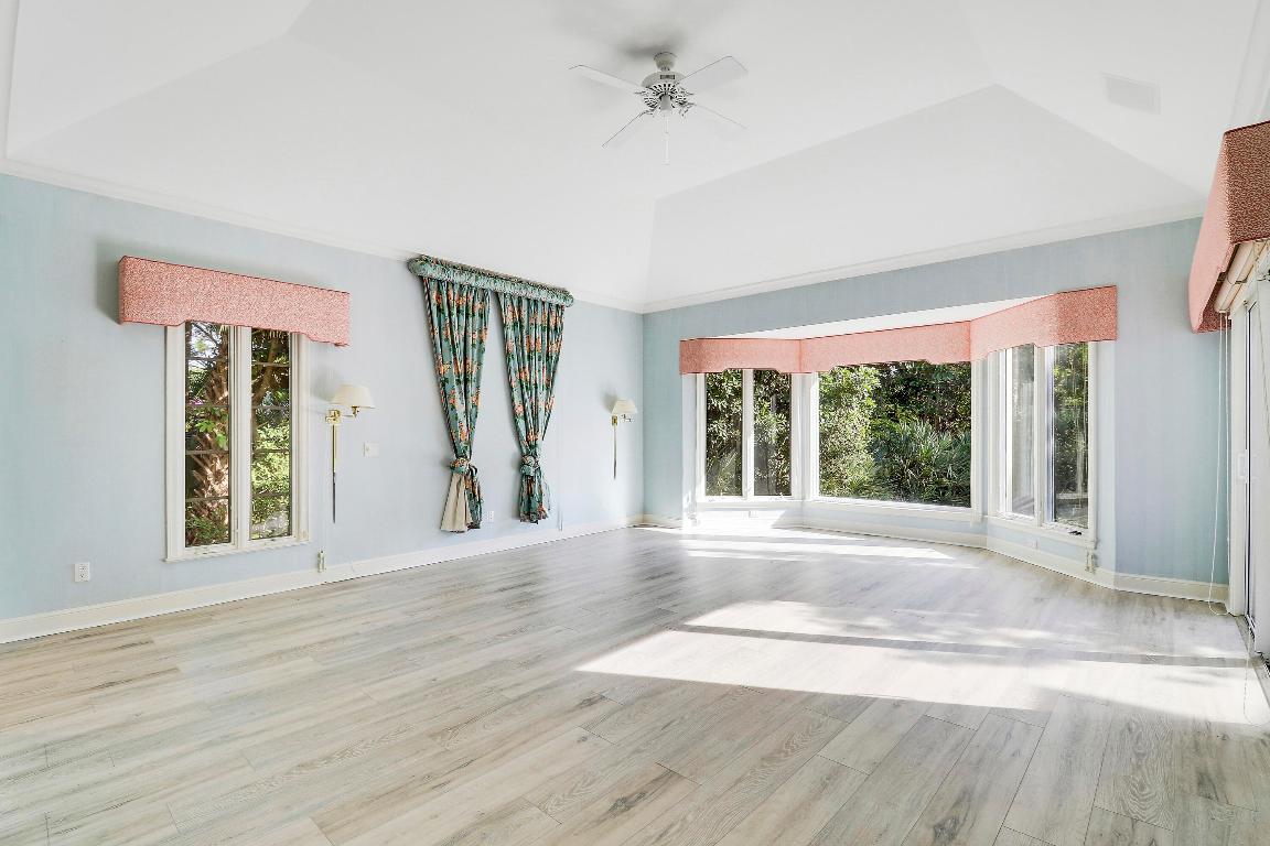 LOBLOLLY PINES - Residential