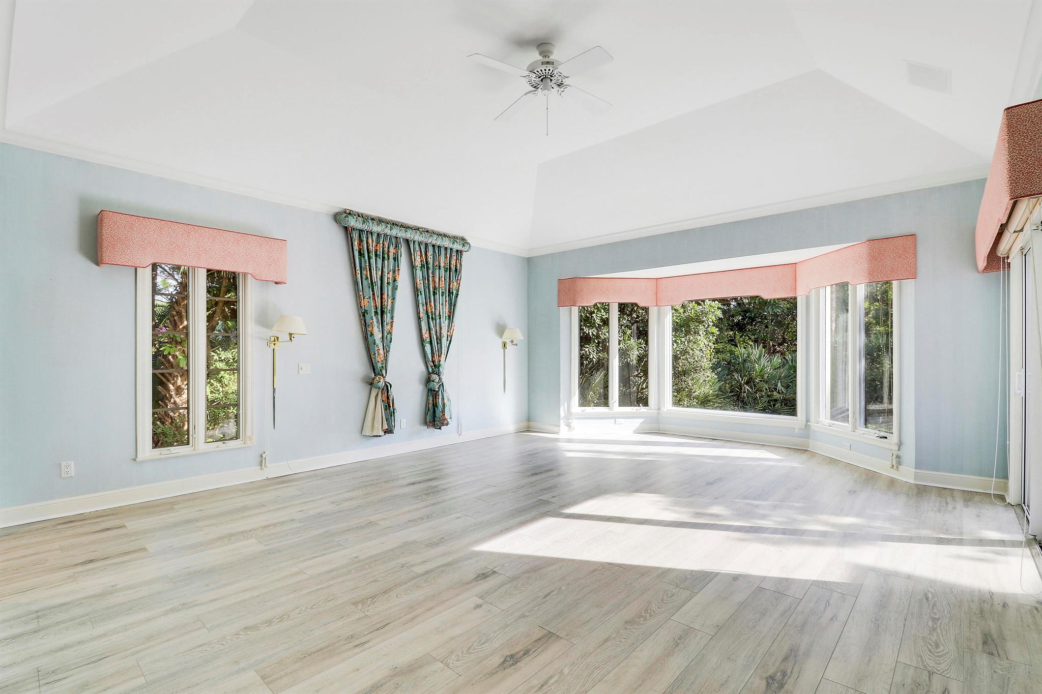 LOBLOLLY PINES - Residential