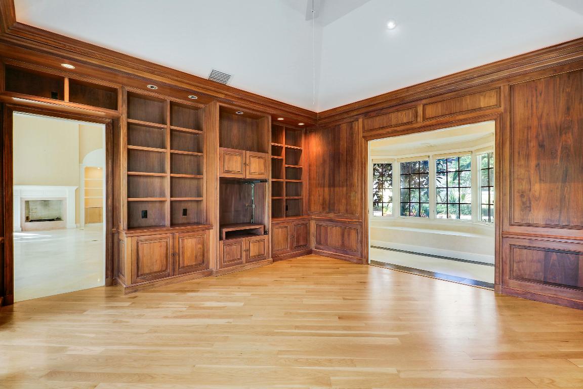 7107 SE Golfhouse Drive