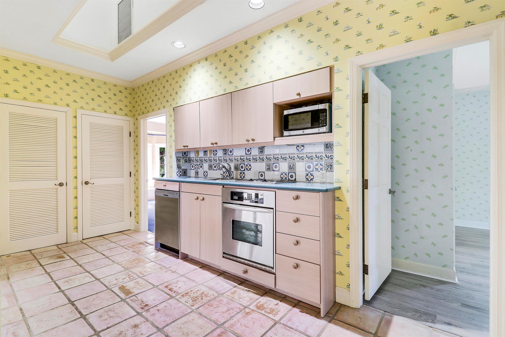 LOBLOLLY PINES - Residential