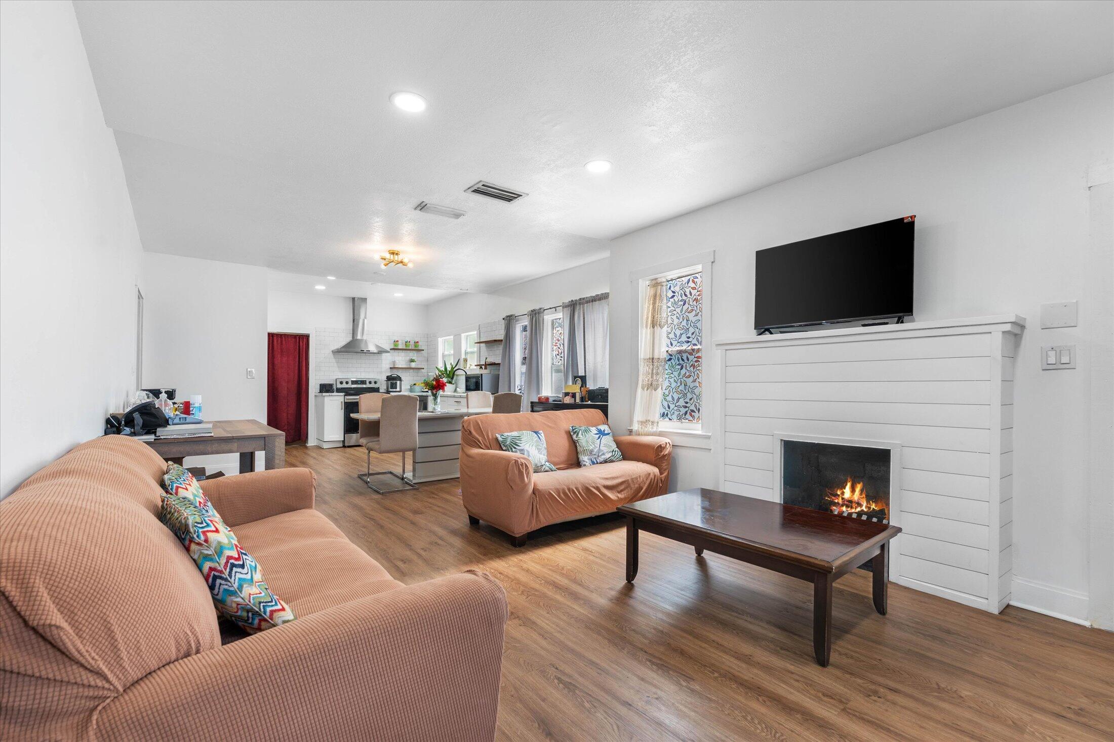 120 NW 4th Avenue
