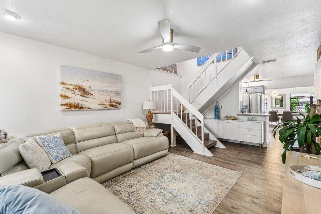 Photo of 2101 N Palm Circle, North Palm Beach, FL 33408 (MLS # B26060051)