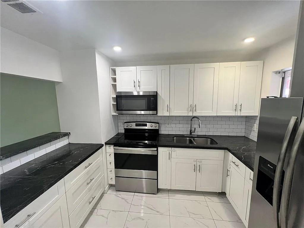 3930 Crystal Lake Dr 308